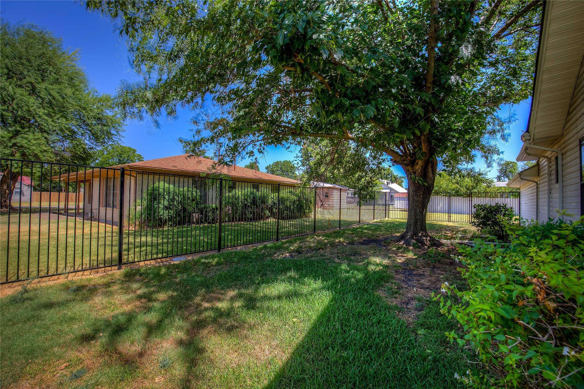 Honey Grove, TX 75446,905 Hickory Street