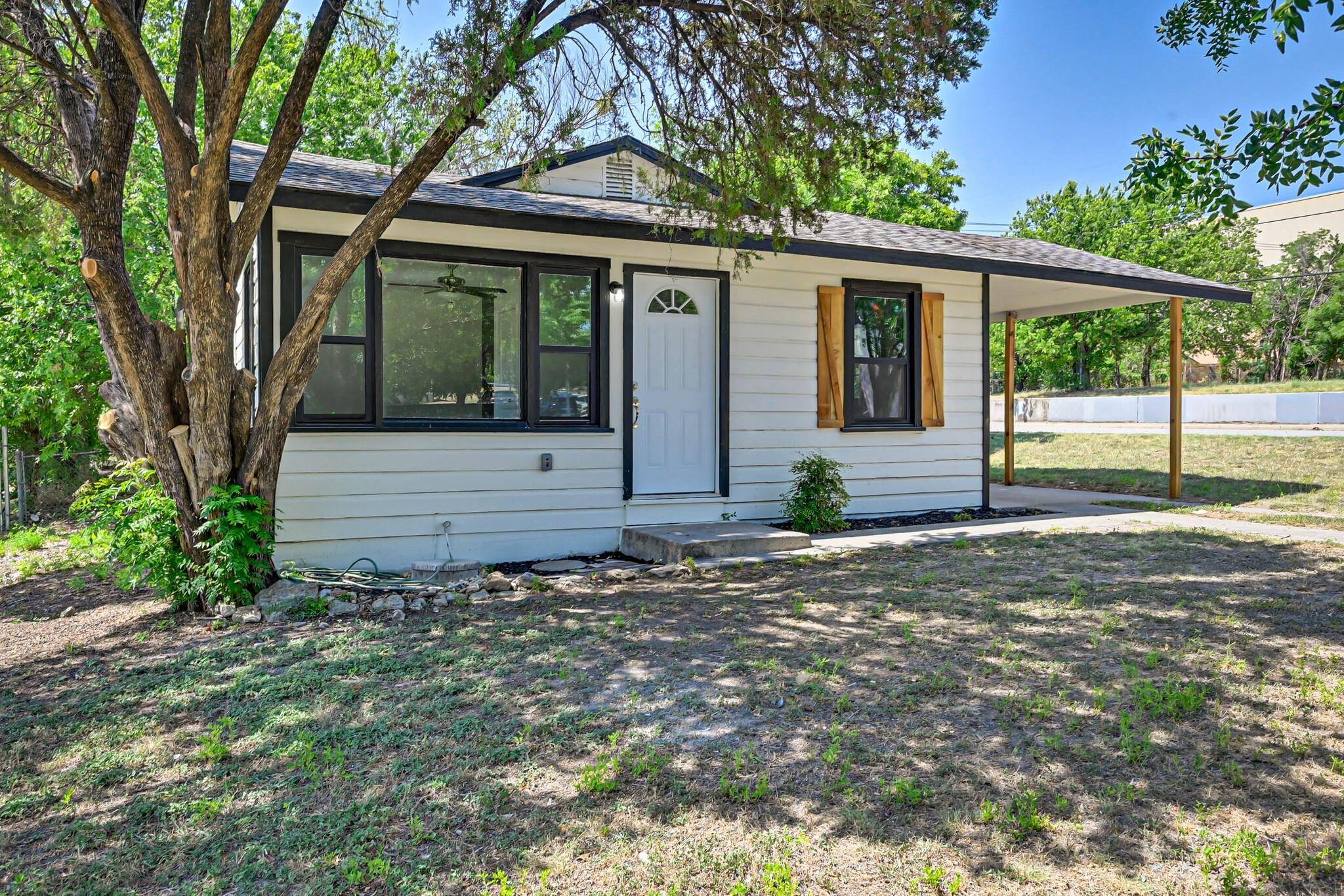 Fort Worth, TX 76107,5435 Locke Avenue