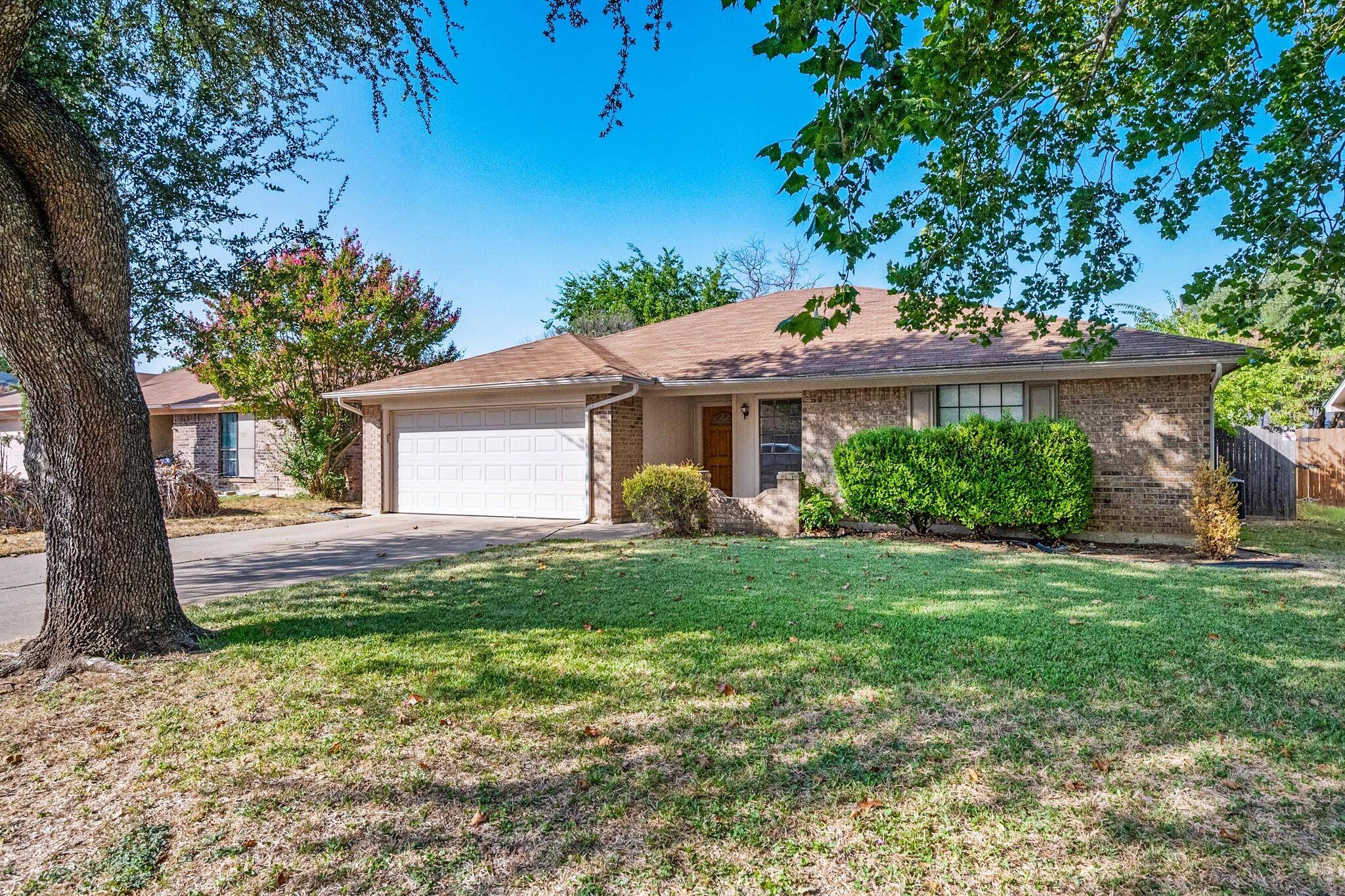 Burleson, TX 76028,752 James Circle