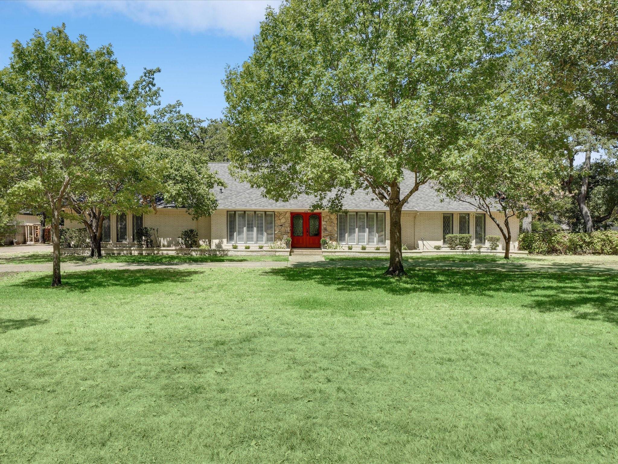 Double Oak, TX 75077,301 Oakview Drive