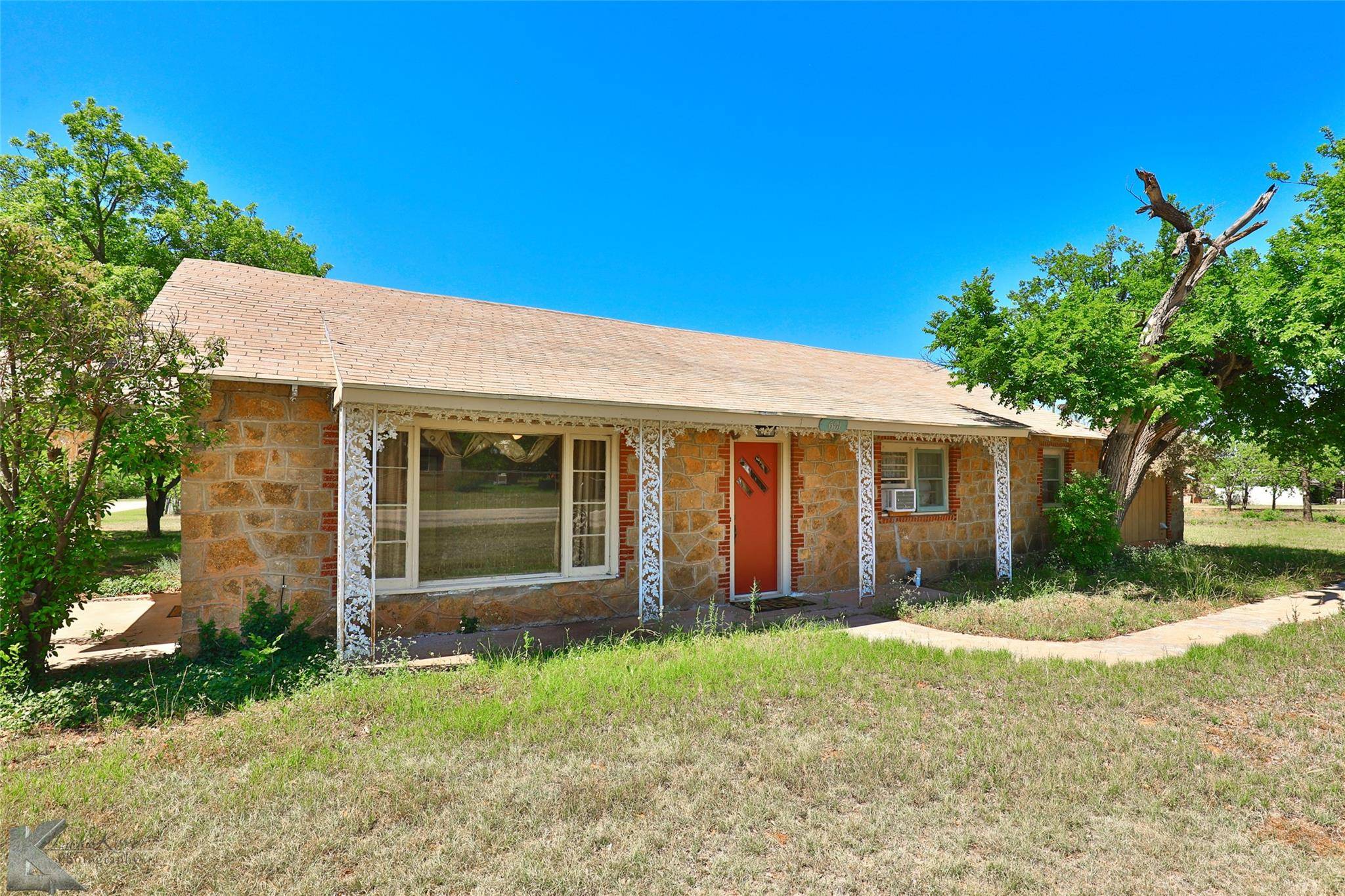 Lawn, TX 79530,601 Main Street