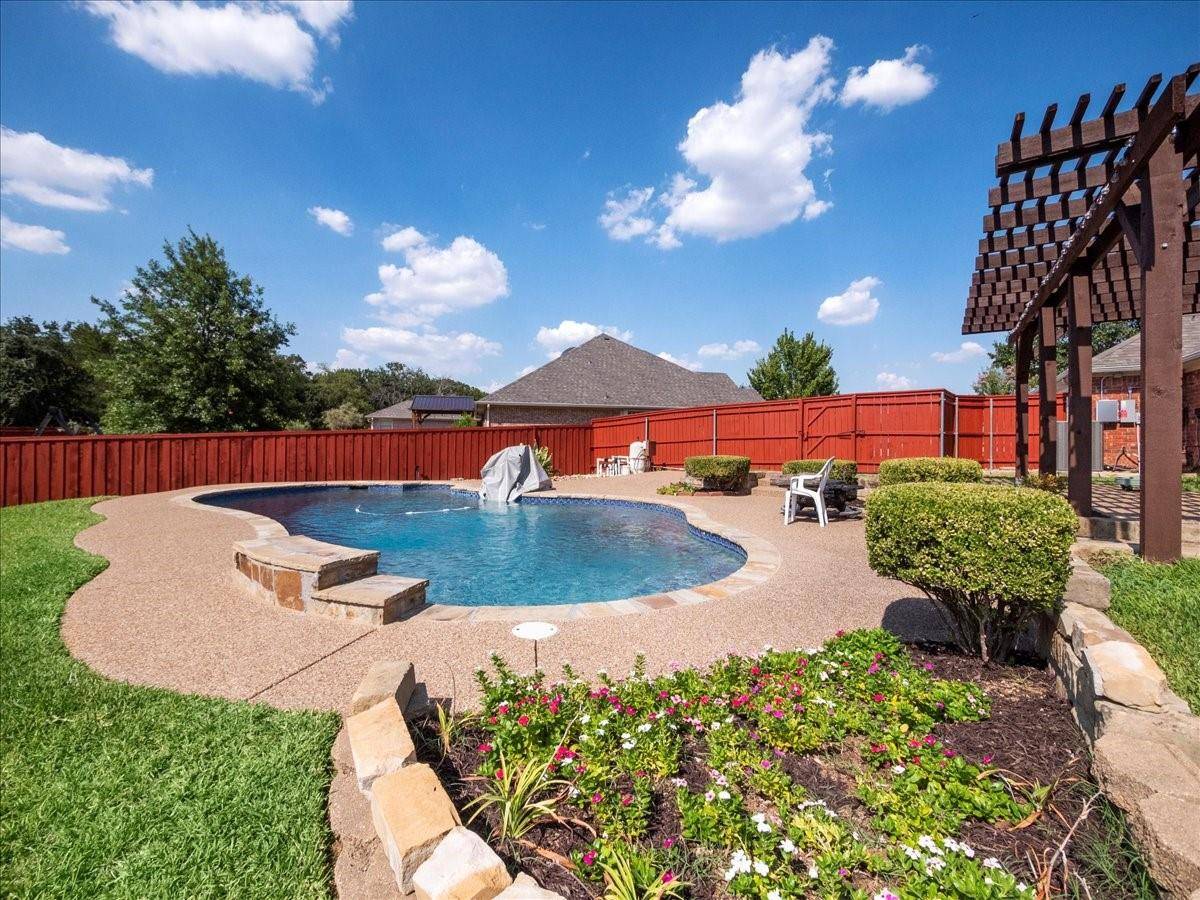 Burleson, TX 76028,750 Little Ridge Court