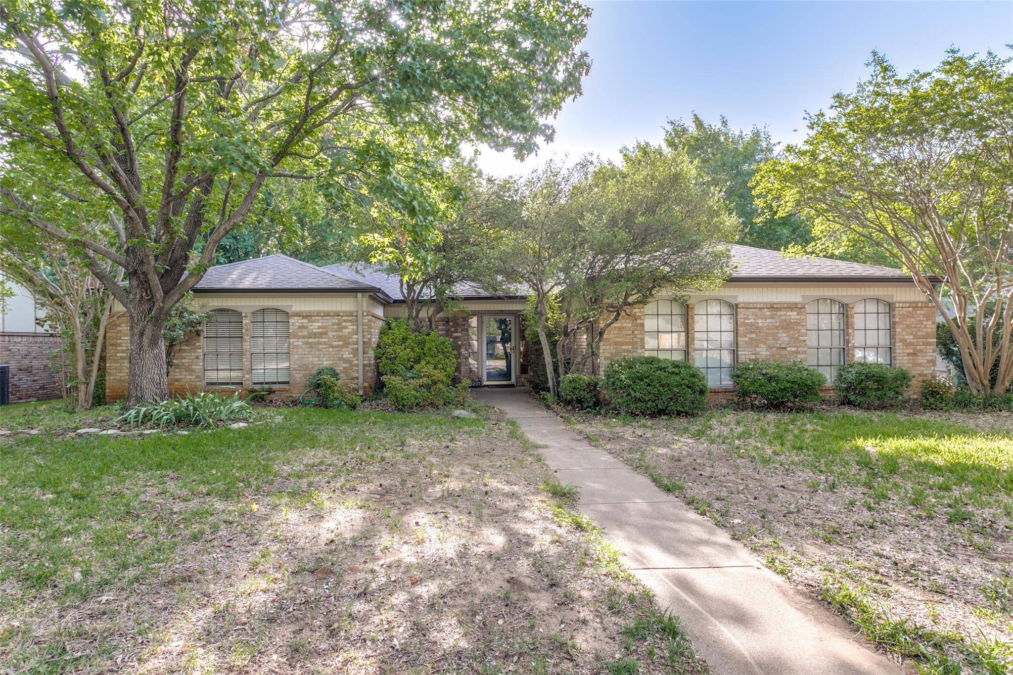 Grapevine, TX 76051,2905 Creekwood Drive