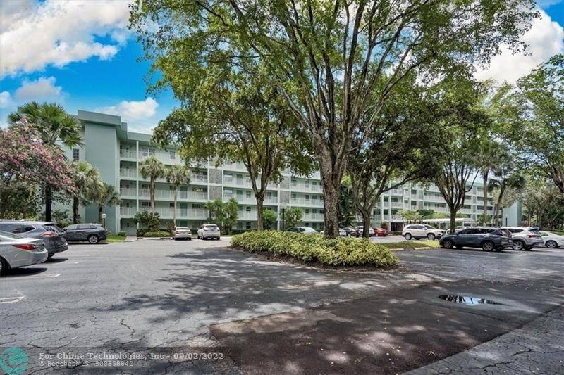 Pompano Beach, FL 33069,802 Cypress Grove Ln  #102