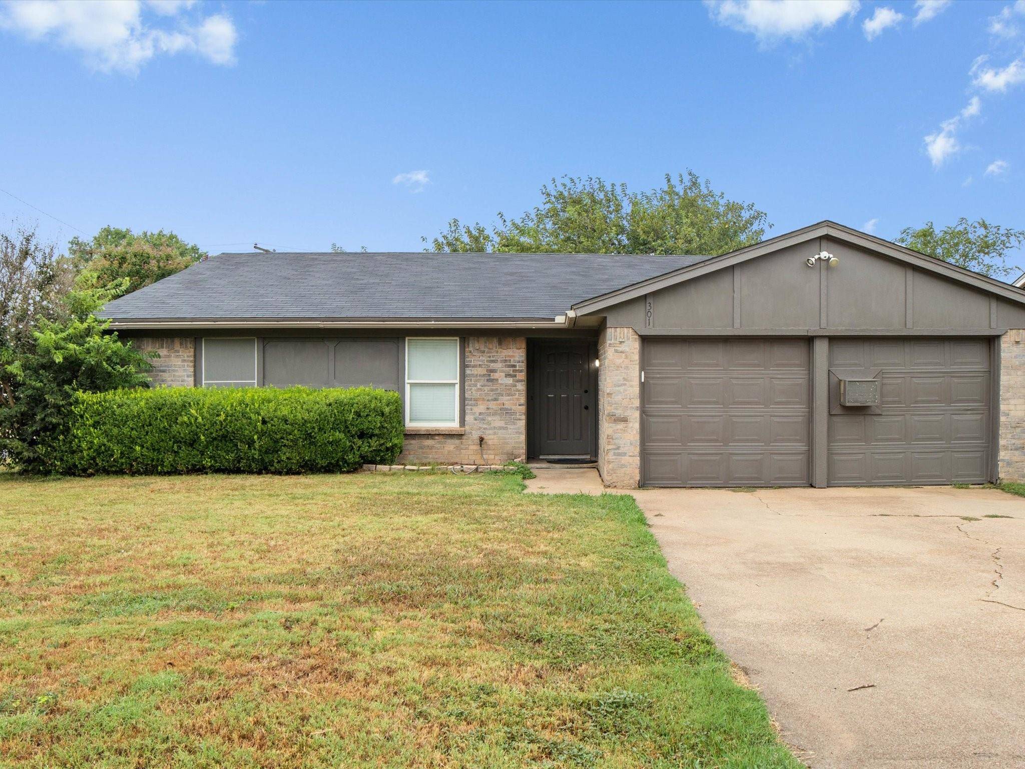 Crowley, TX 76036,301 E Hampton Road