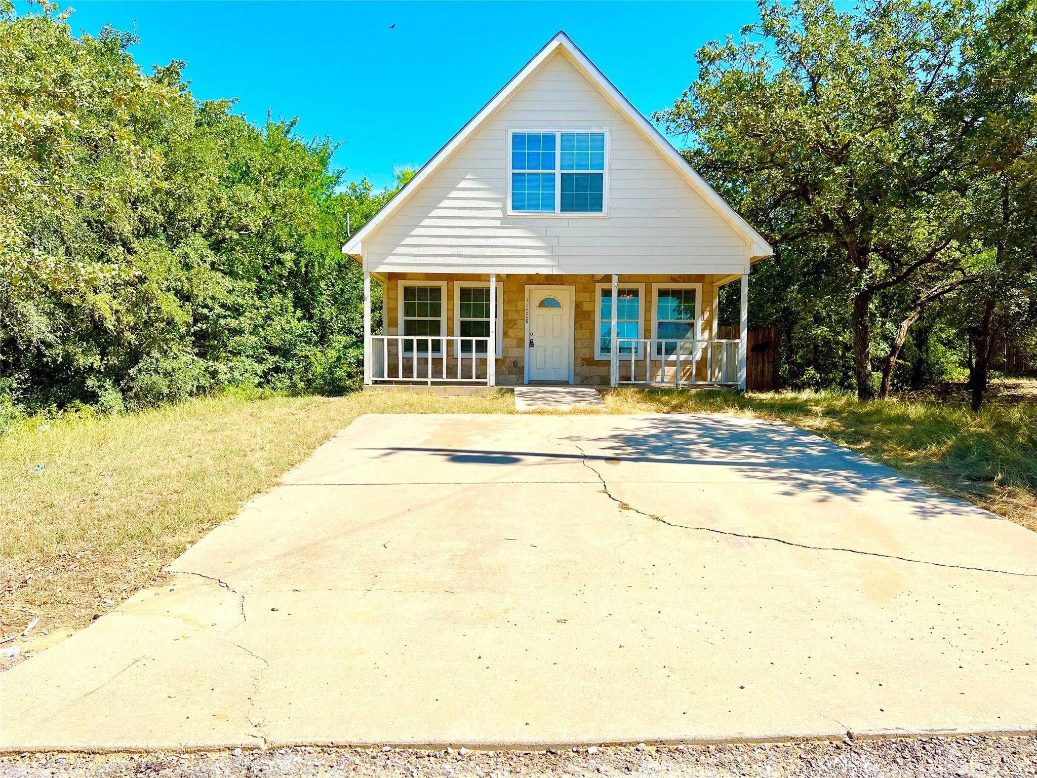 Runaway Bay, TX 76426,11008 Shady Oaks Drive