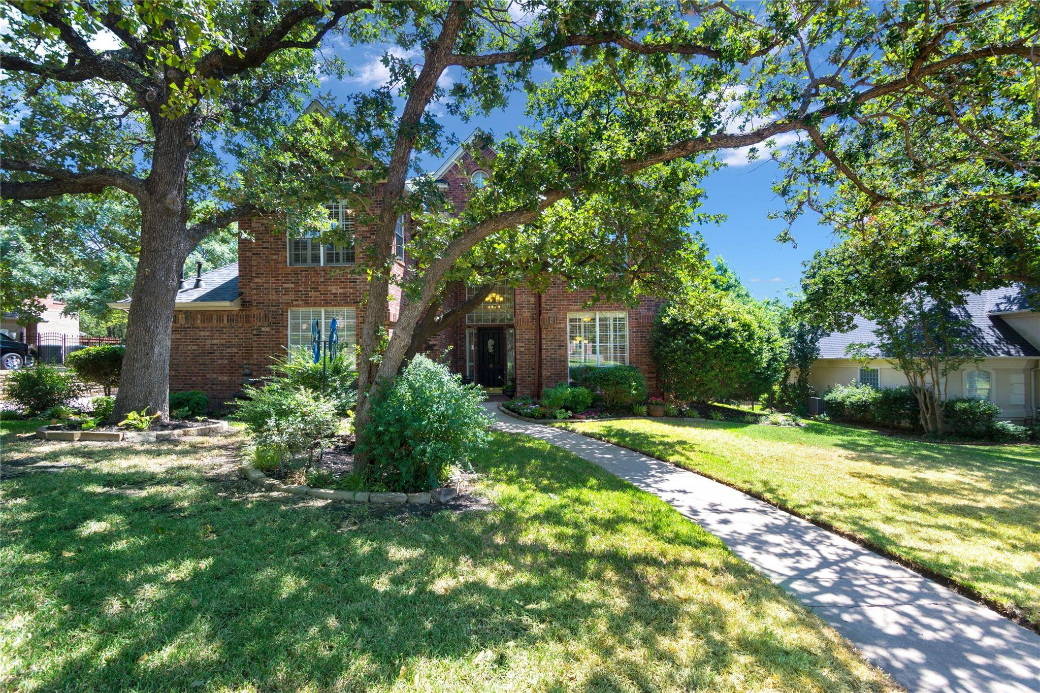 Southlake, TX 76092,305 Donley Court