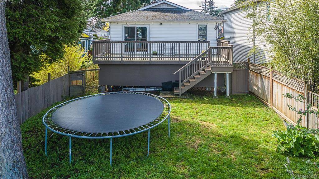 Nanaimo, BC V9S 2G6,1060 MOYSE Cres