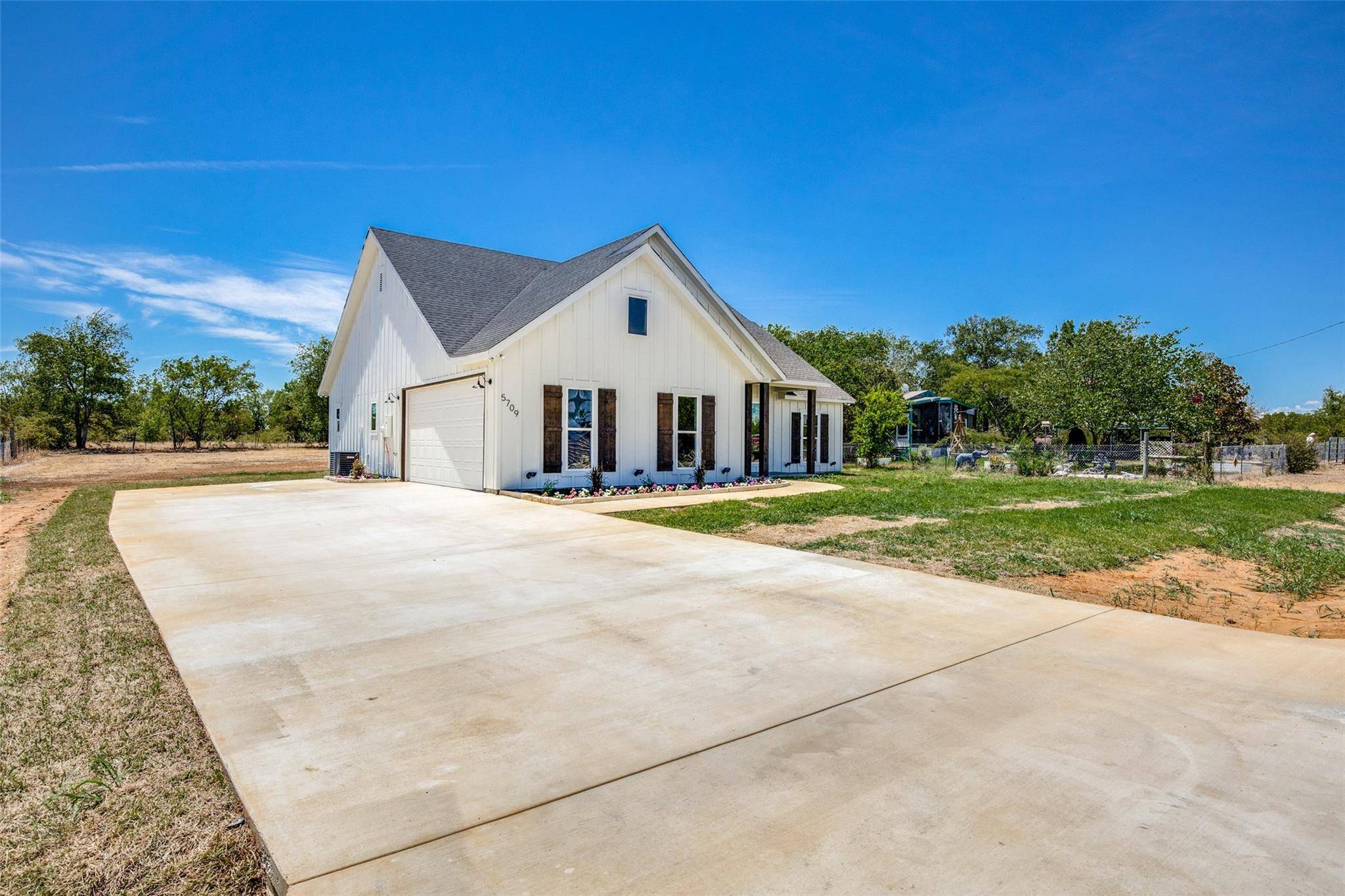 Joshua, TX 76058,5709 Baron Drive