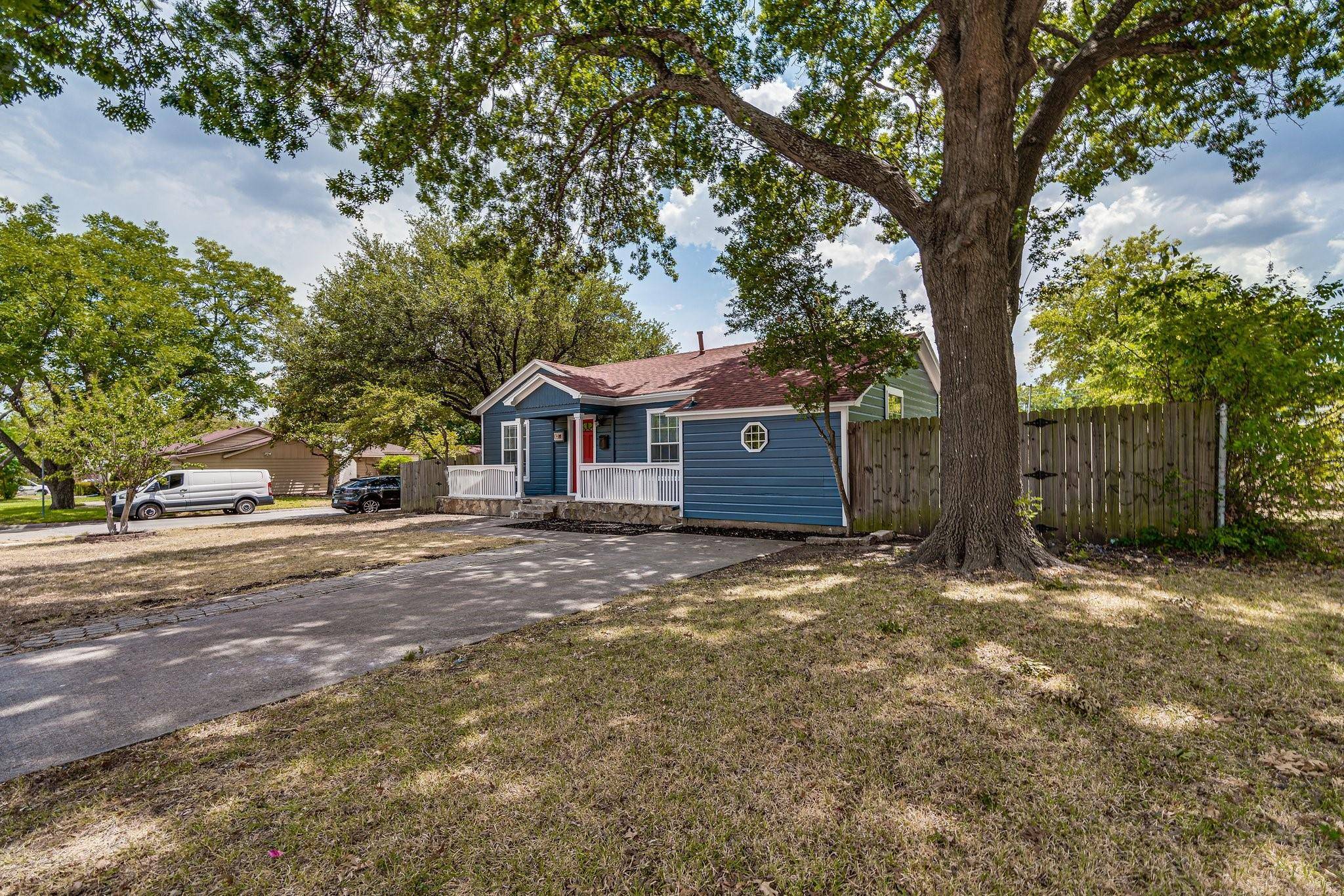 Garland, TX 75040,300 W Avenue G