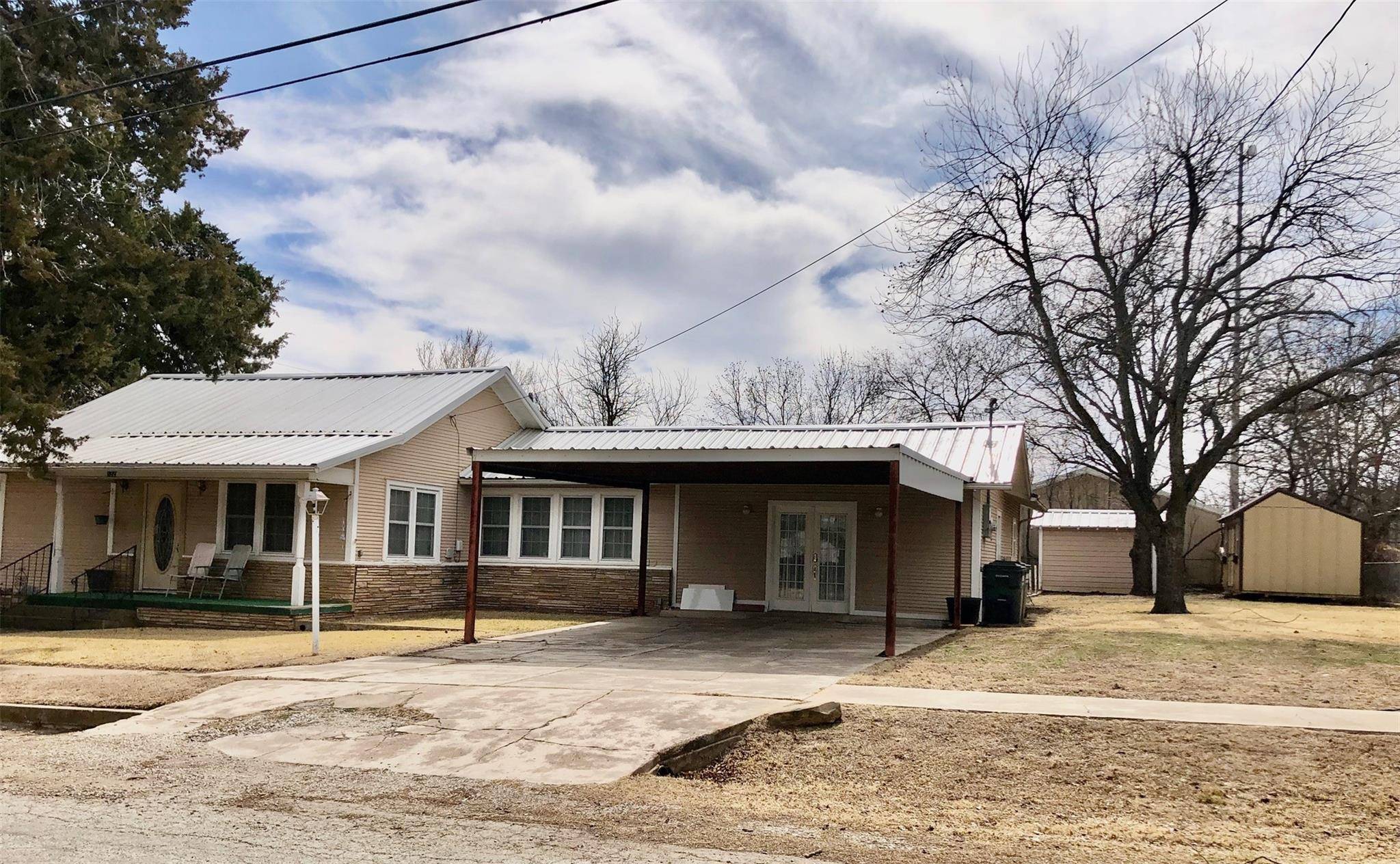 De Leon, TX 76444,132 E Ross Avenue