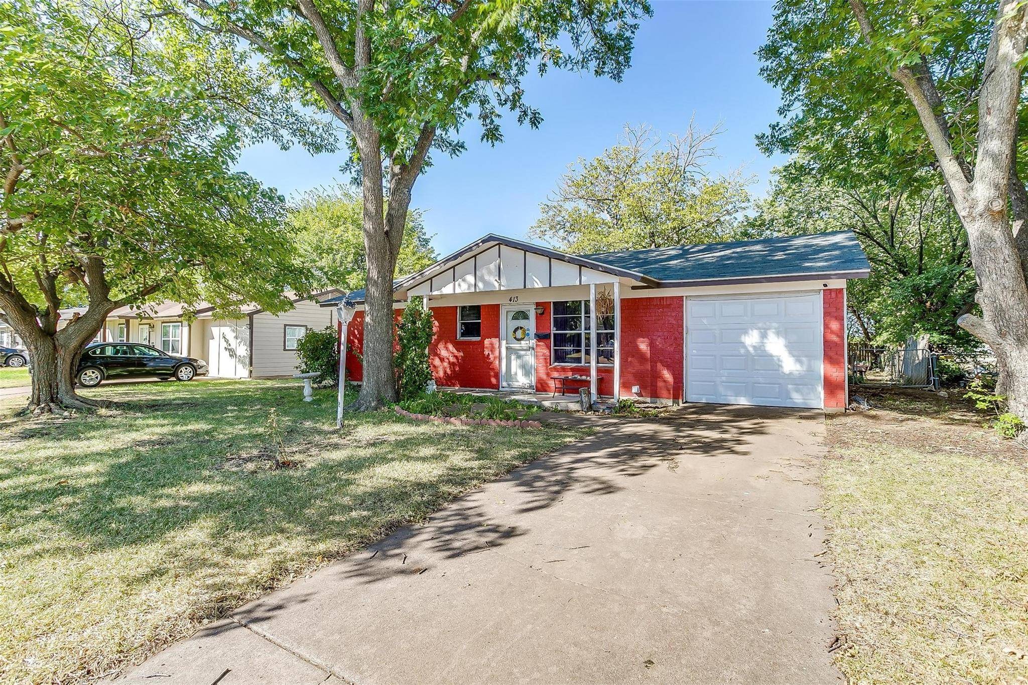 Burleson, TX 76028,413 NW Newton Drive