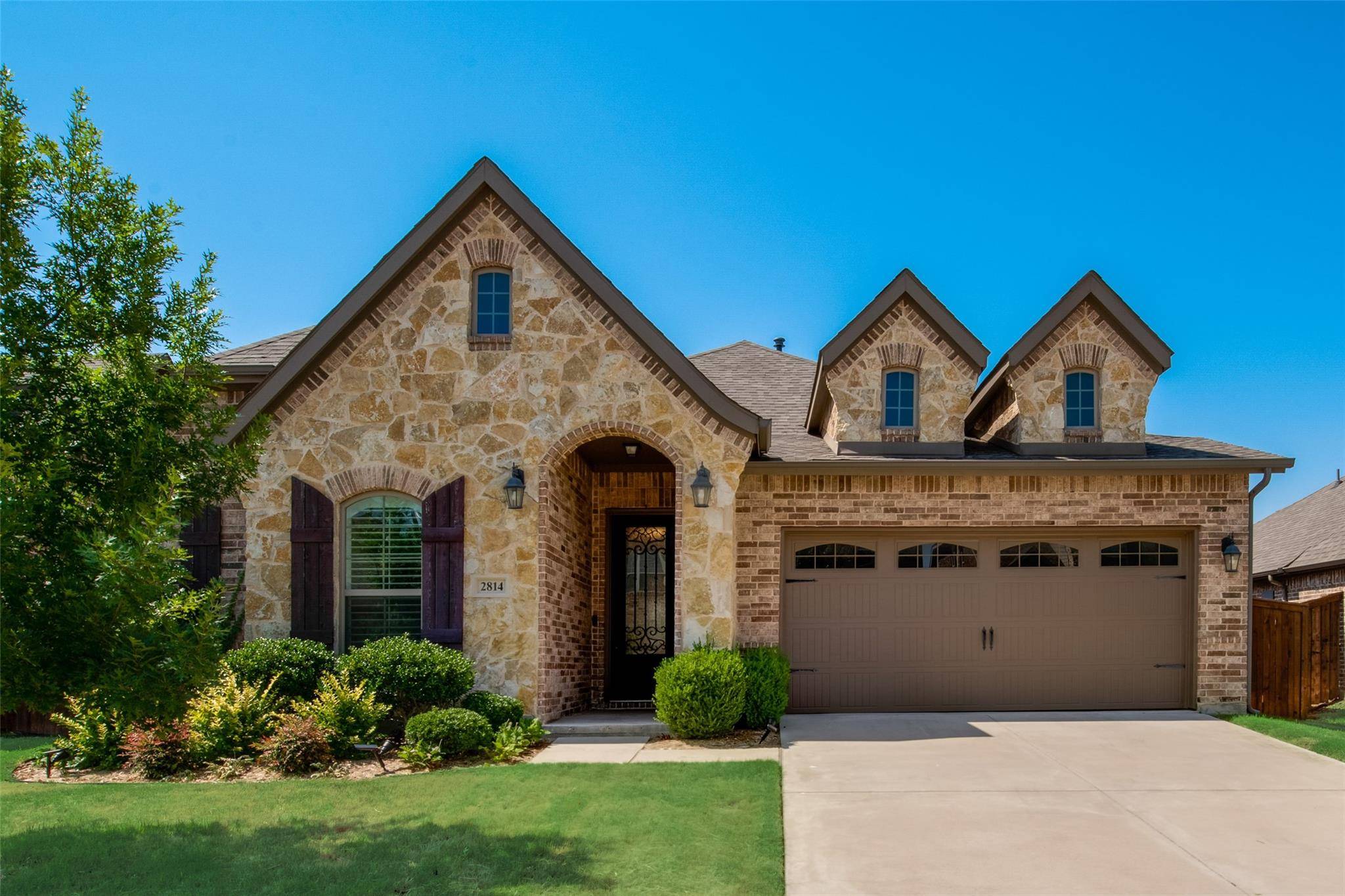 Arlington, TX 76001,2814 Twin Ridge Drive