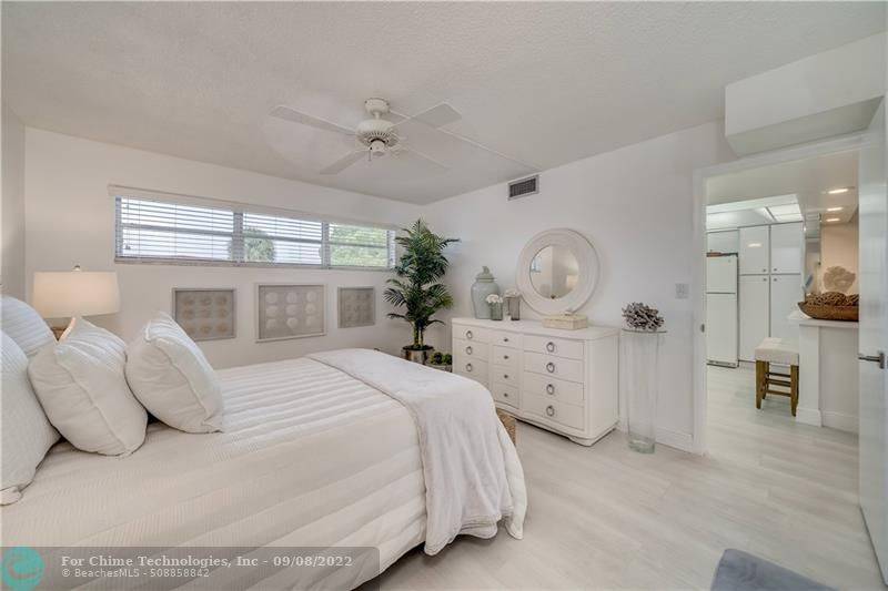 Pembroke Pines, FL 33025,9923 S Hollybrook Lake Dr  #207