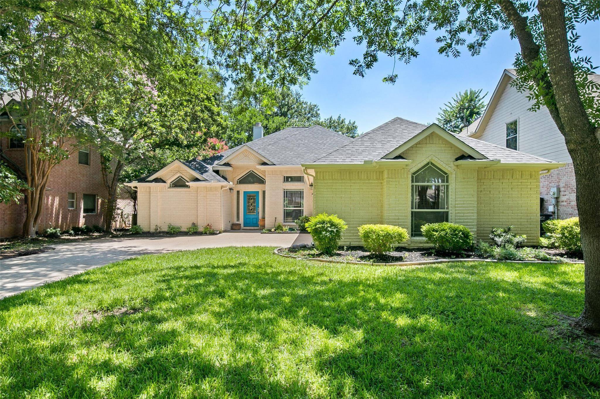 Fort Worth, TX 76112,5840 Forest Bend Place