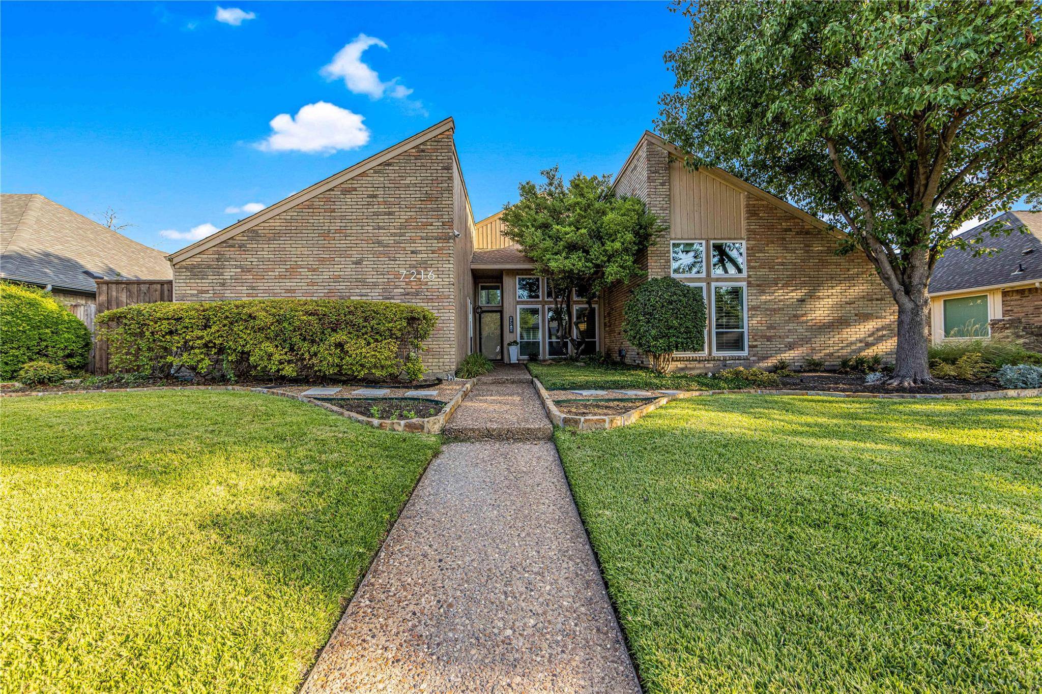 Dallas, TX 75248,7216 Arbor Oaks Drive