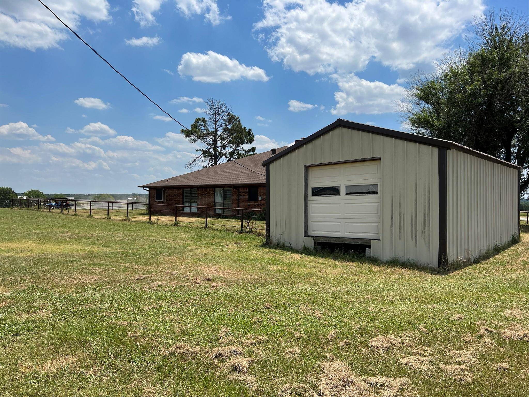 Whitesboro, TX 76273,3412 County Road 115