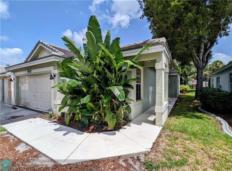 Davie, FL 33328,9075 Lake Park Cir