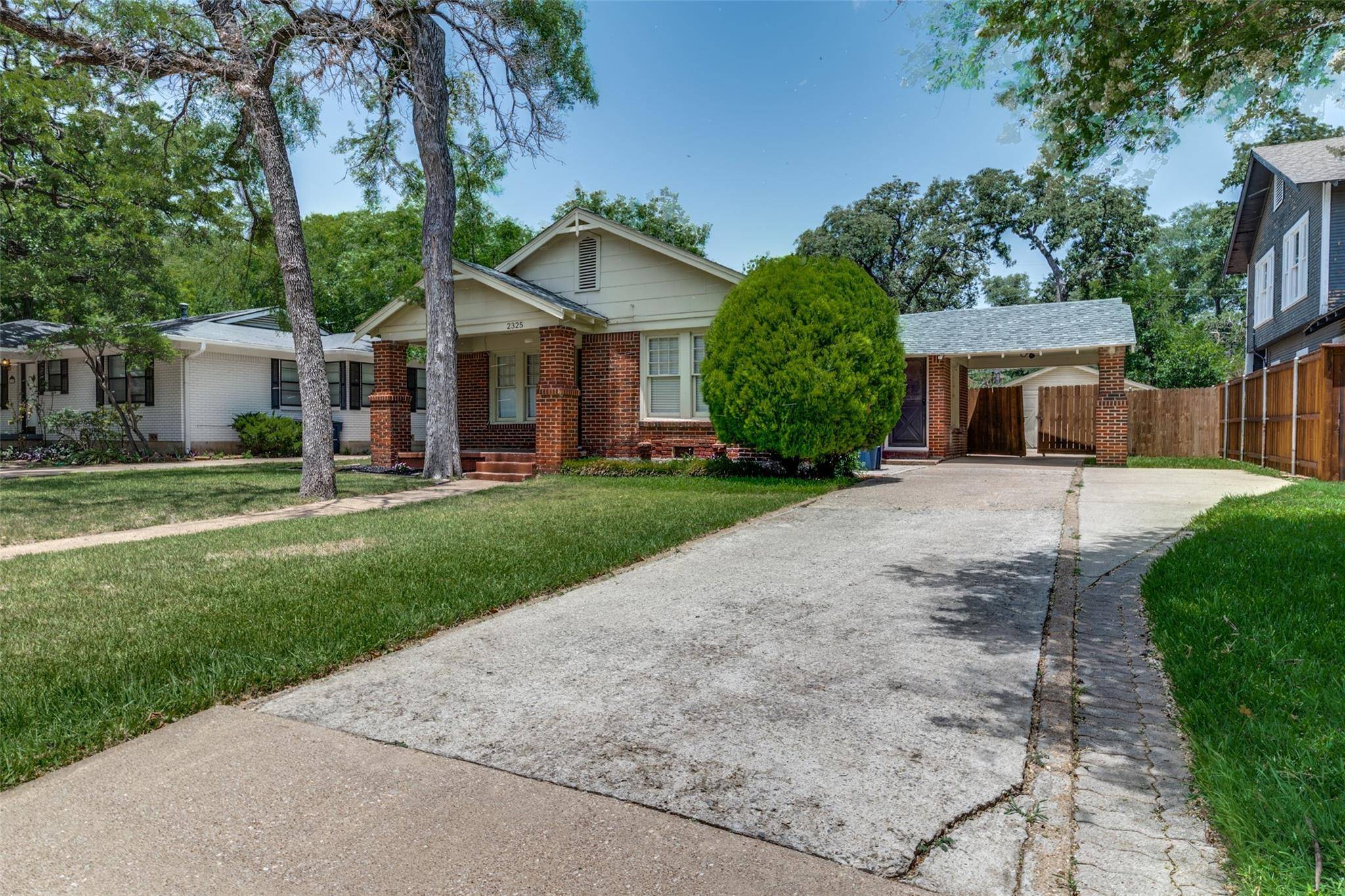 Fort Worth, TX 76111,2325 Honeysuckle Avenue