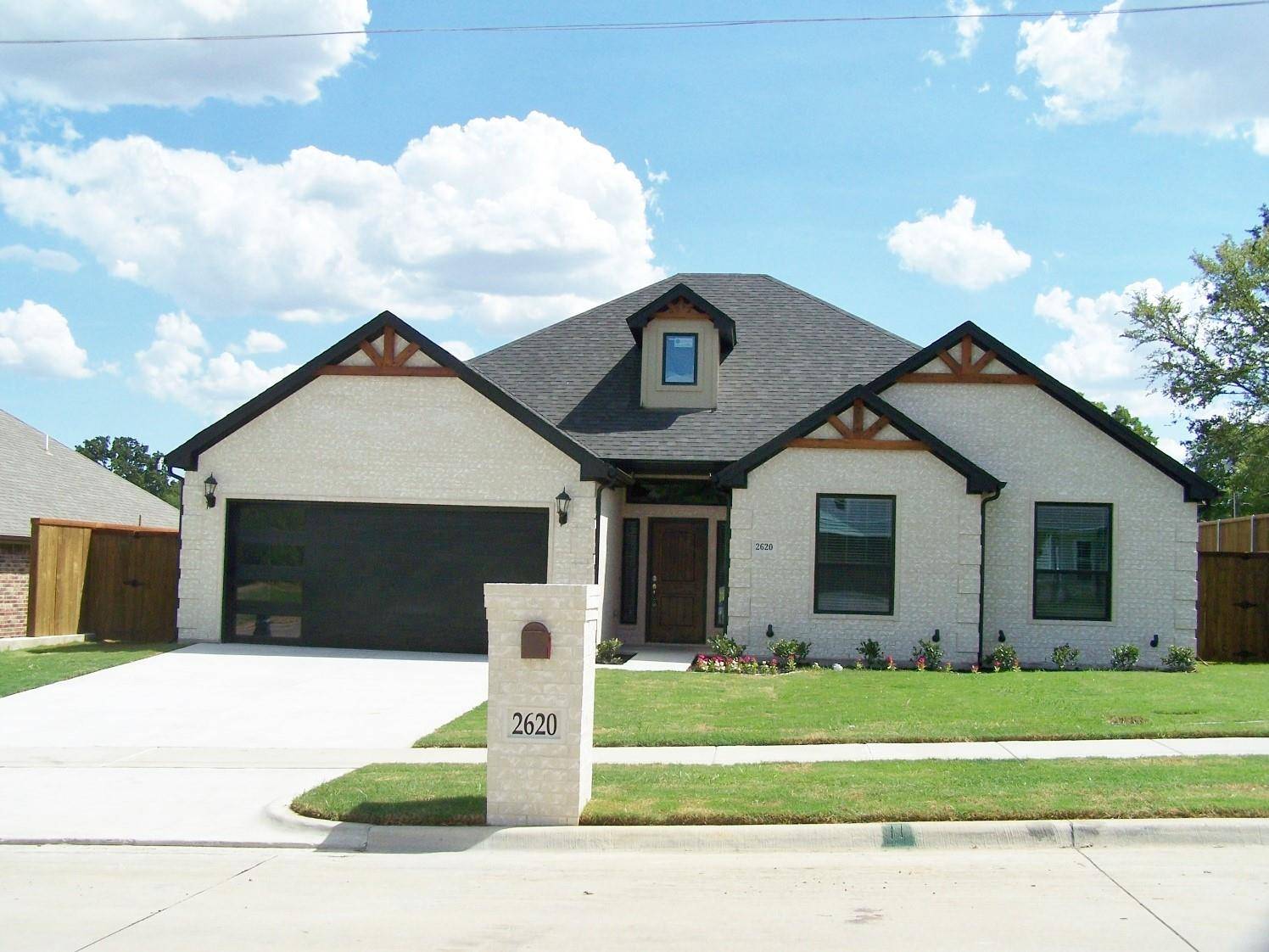 Denison, TX 75020,2620 Flora Lane