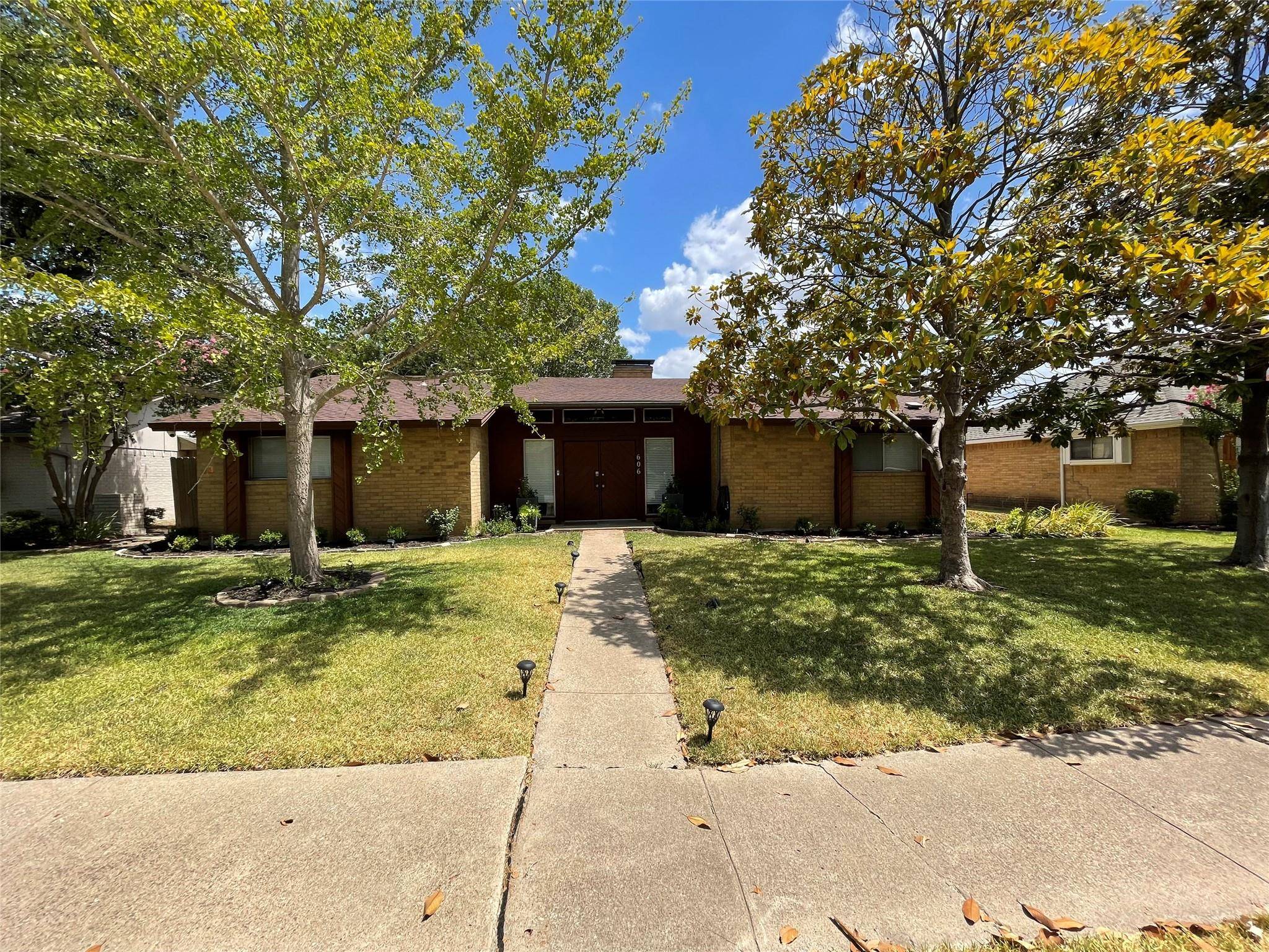 Garland, TX 75043,606 Country View Lane