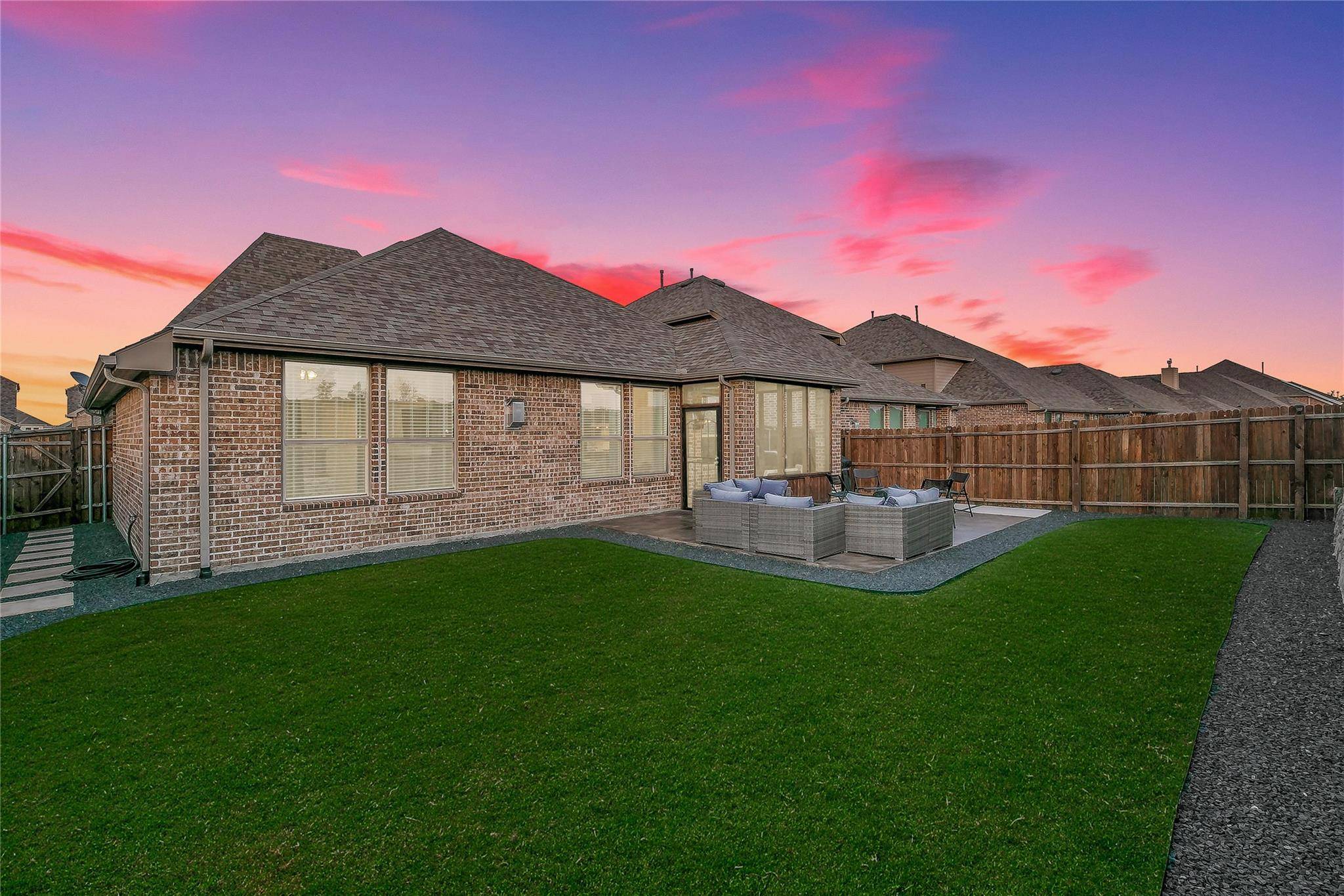 Forney, TX 75126,979 Canterbury Lane