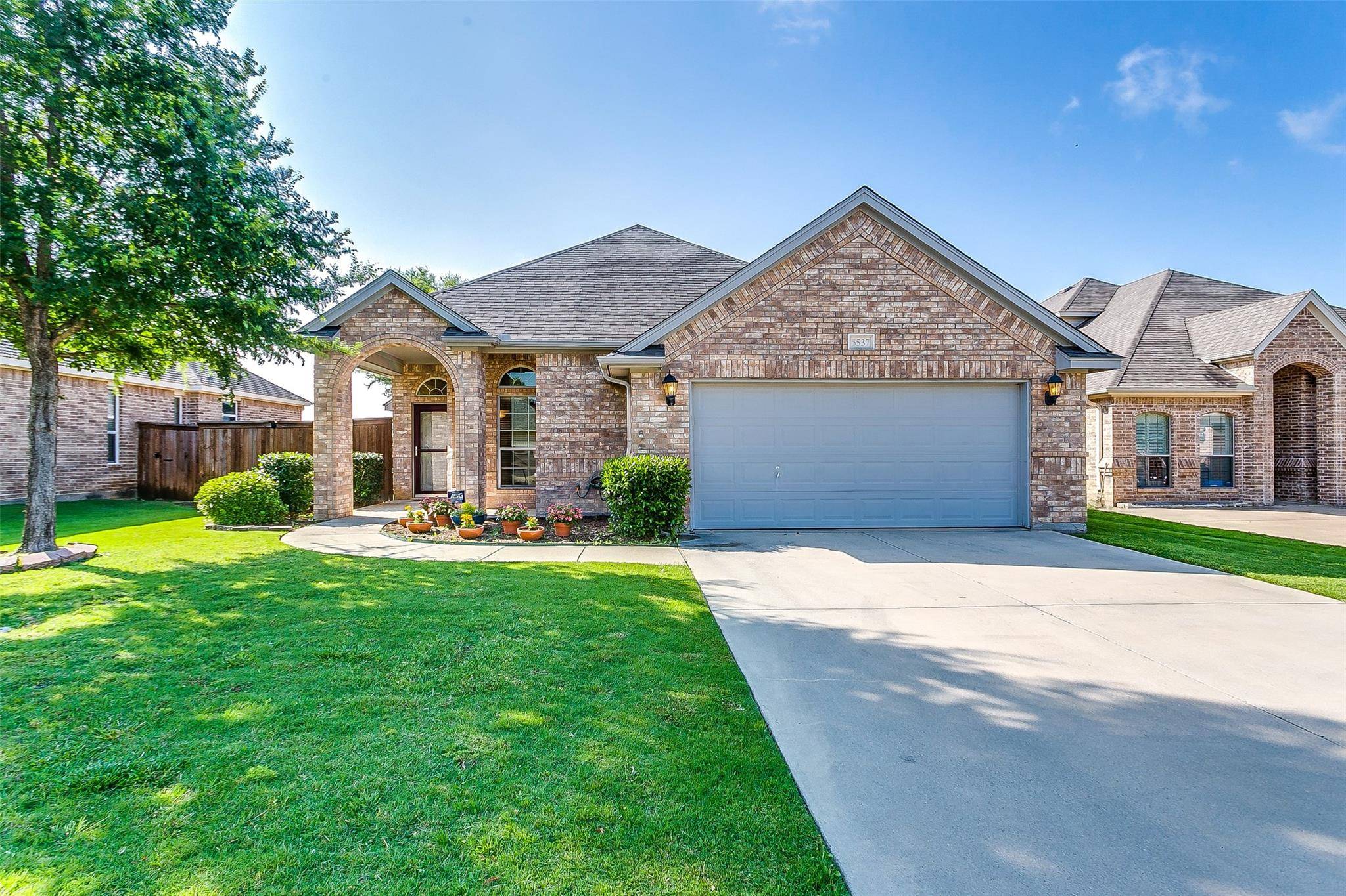 Benbrook, TX 76126,5537 Plata Lane