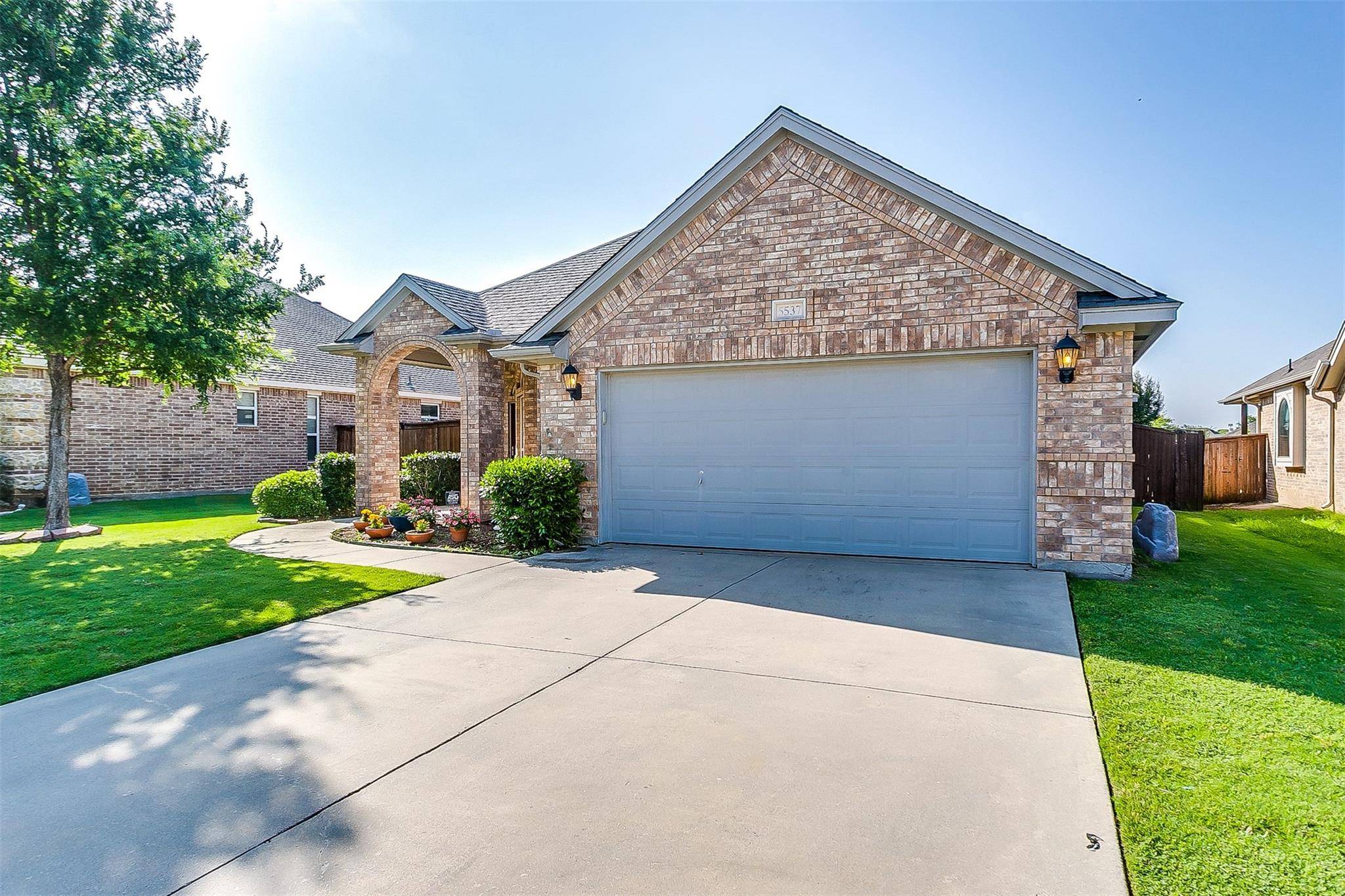 Benbrook, TX 76126,5537 Plata Lane