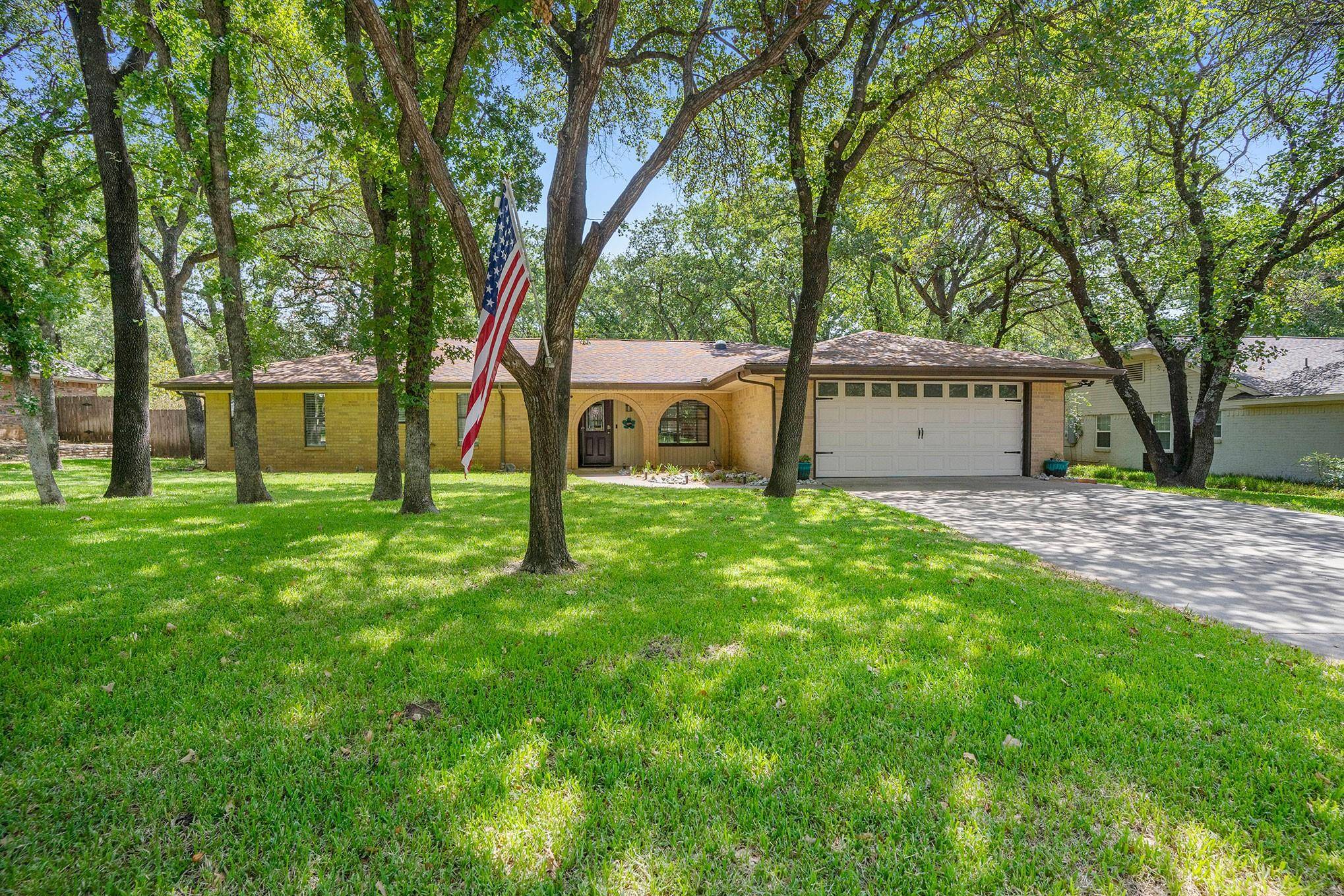 Azle, TX 76020,1025 Oak Ridge Drive