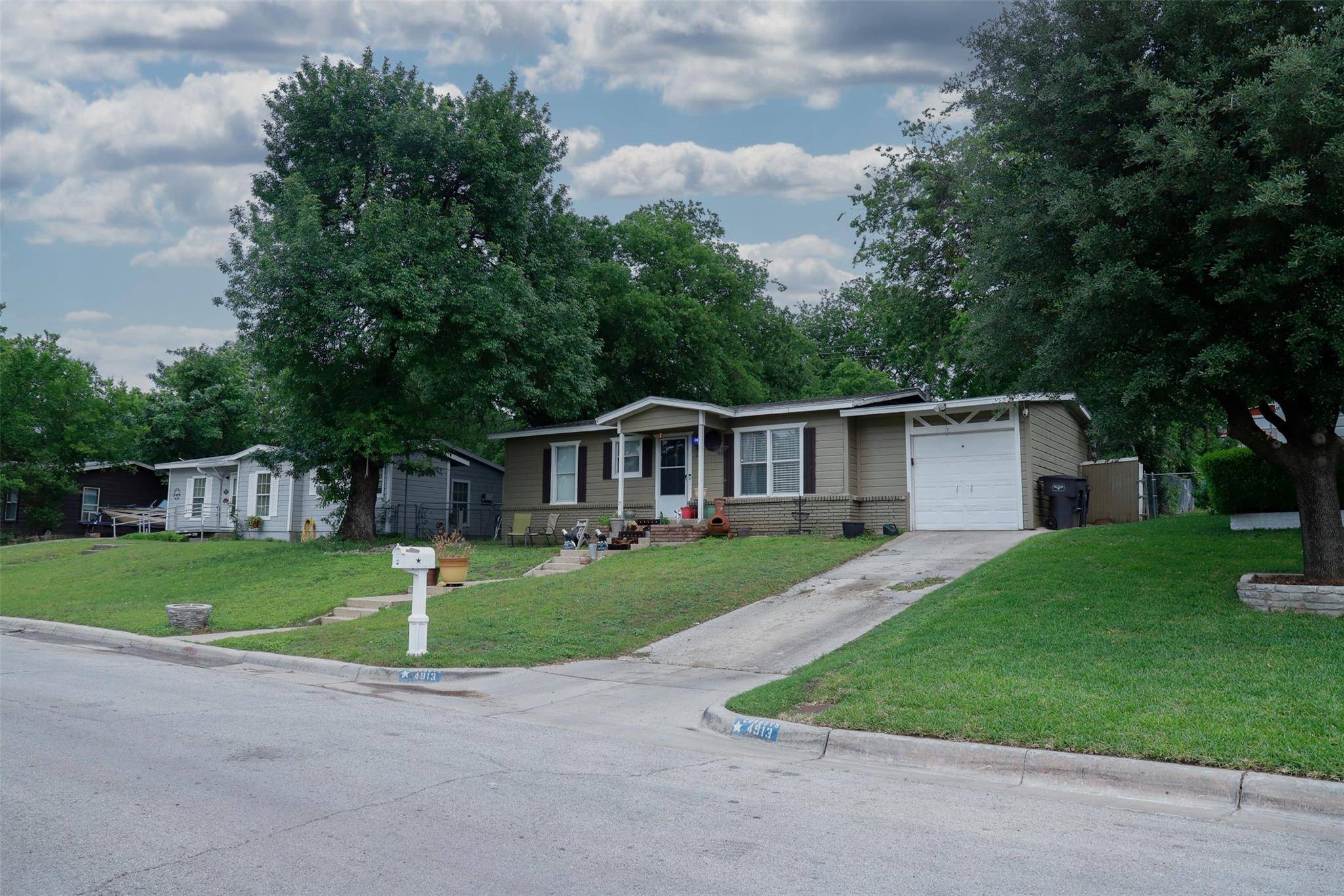 Fort Worth, TX 76114,4913 Urbanview Street