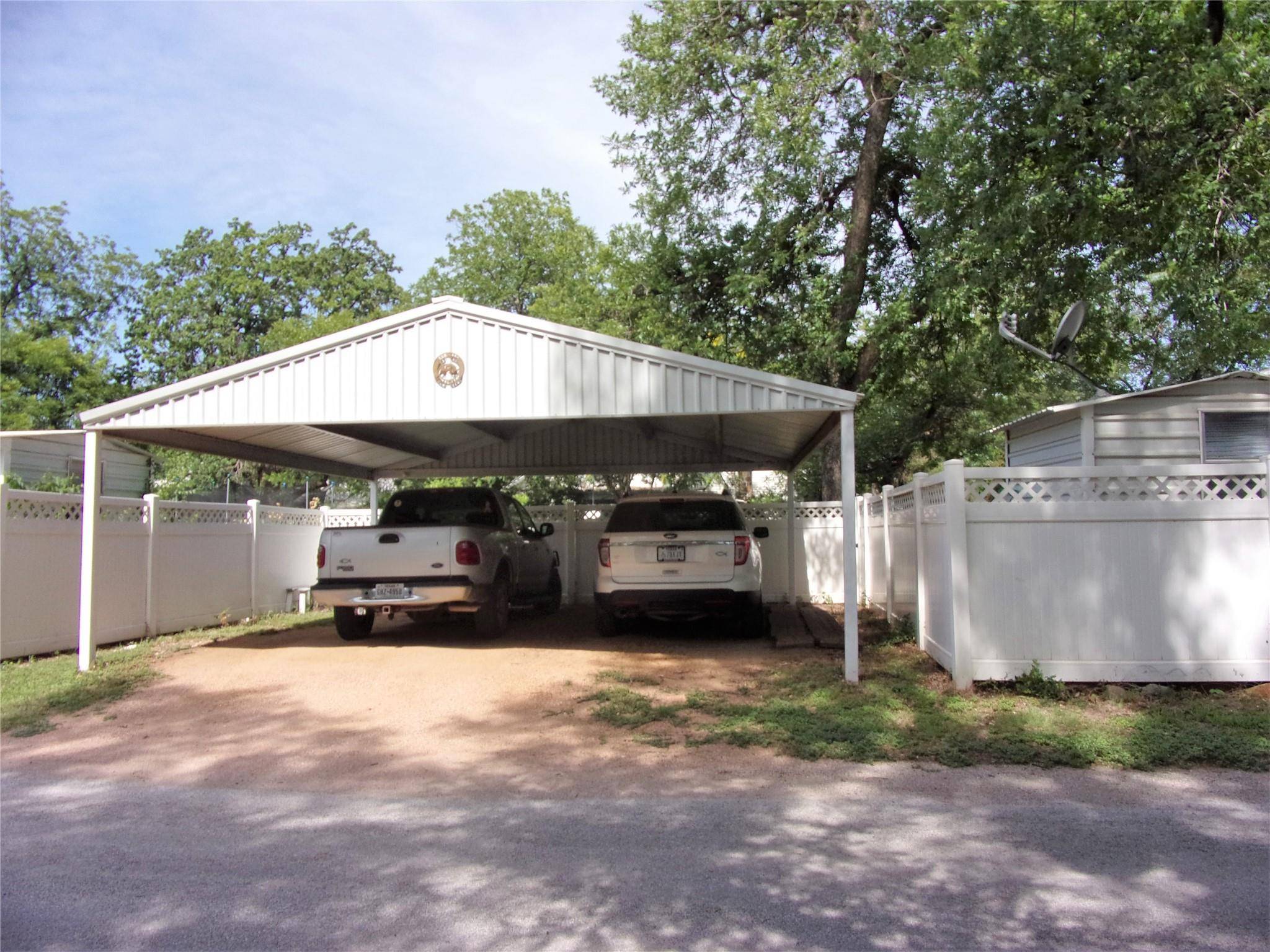 San Saba, TX 76877,301 W Dry Street