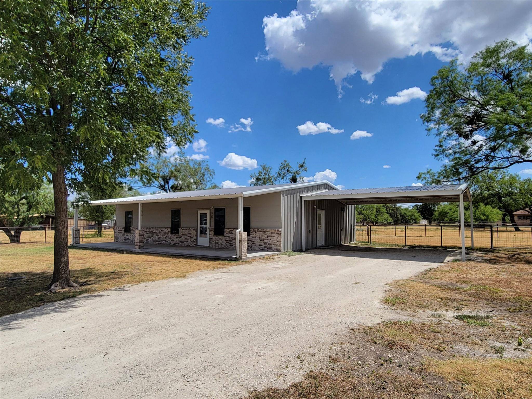 Clyde, TX 79510,527 California