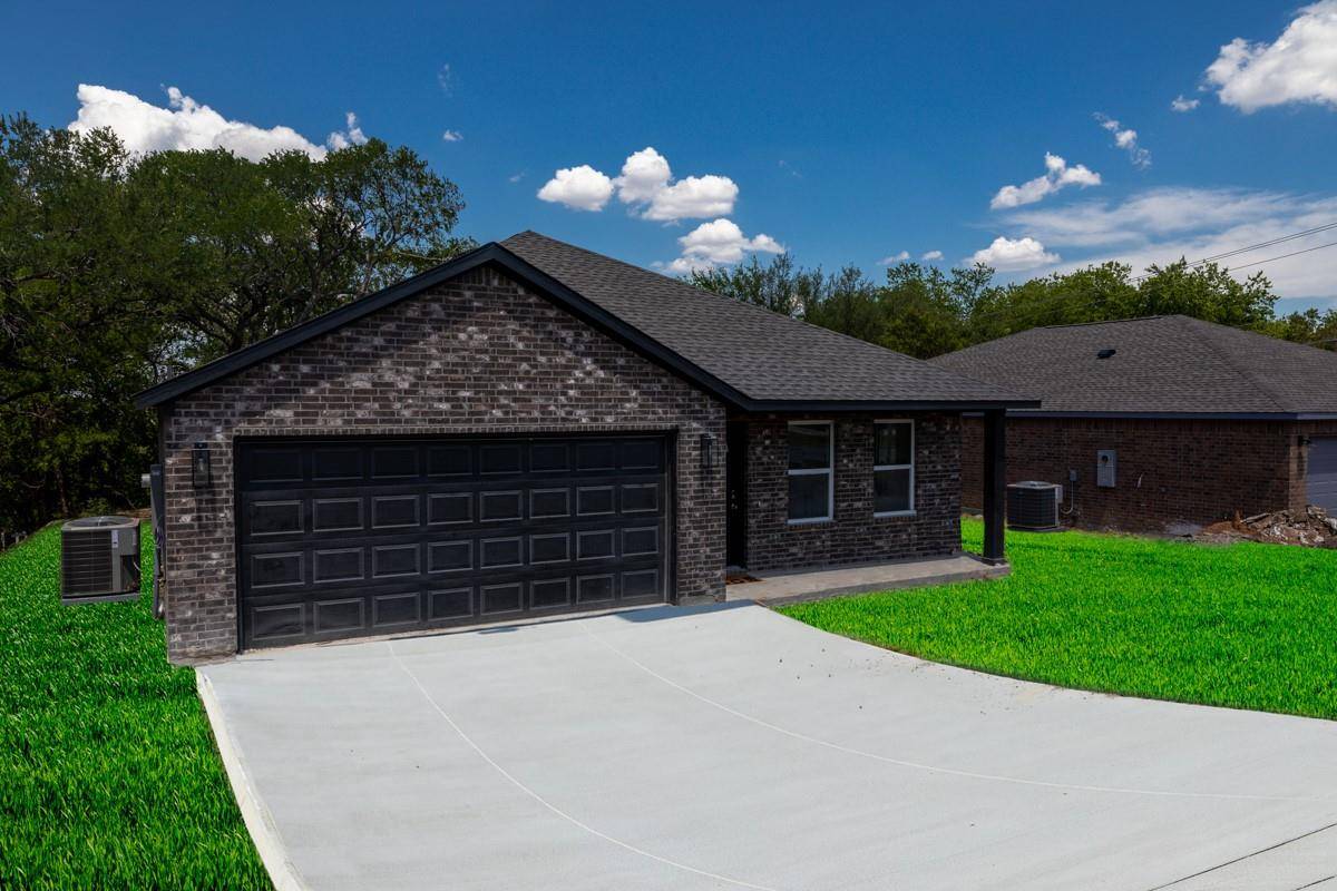 Granbury, TX 76048,3513 E Oak Trail