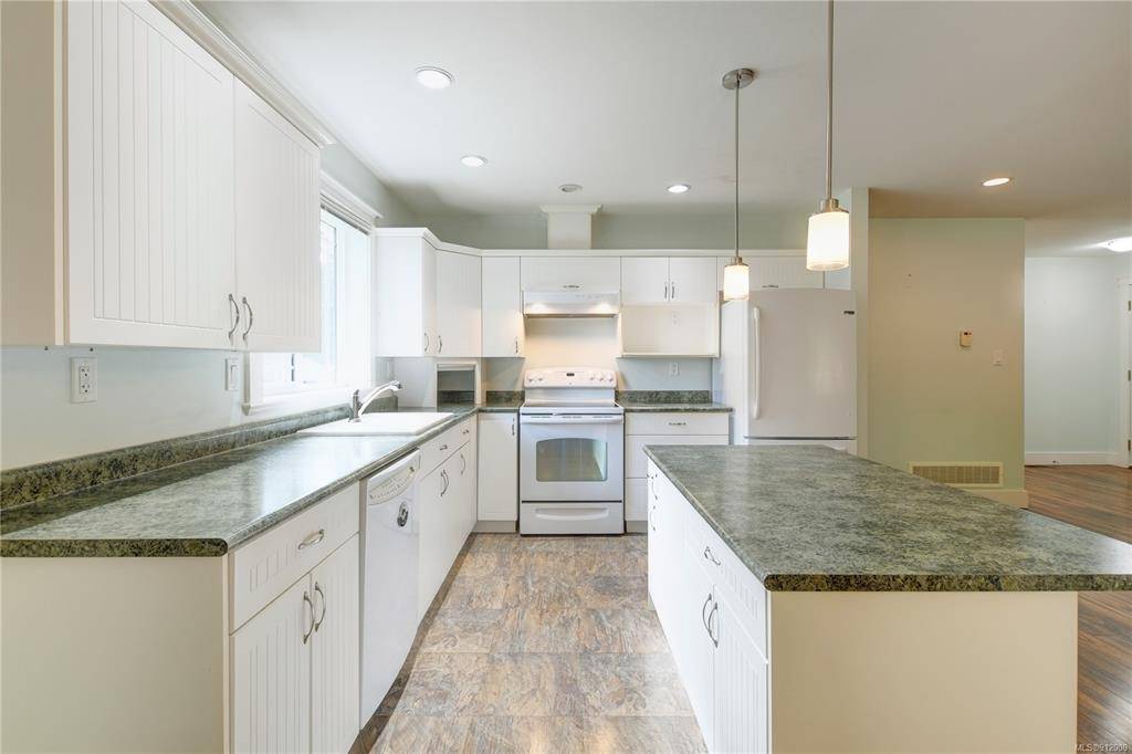 Duncan, BC V9L 0A2,5932 Stonehaven Dr