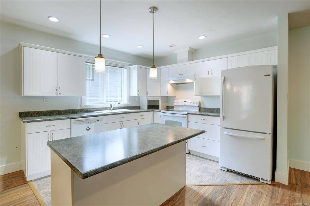 Duncan, BC V9L 0A2,5932 Stonehaven Dr