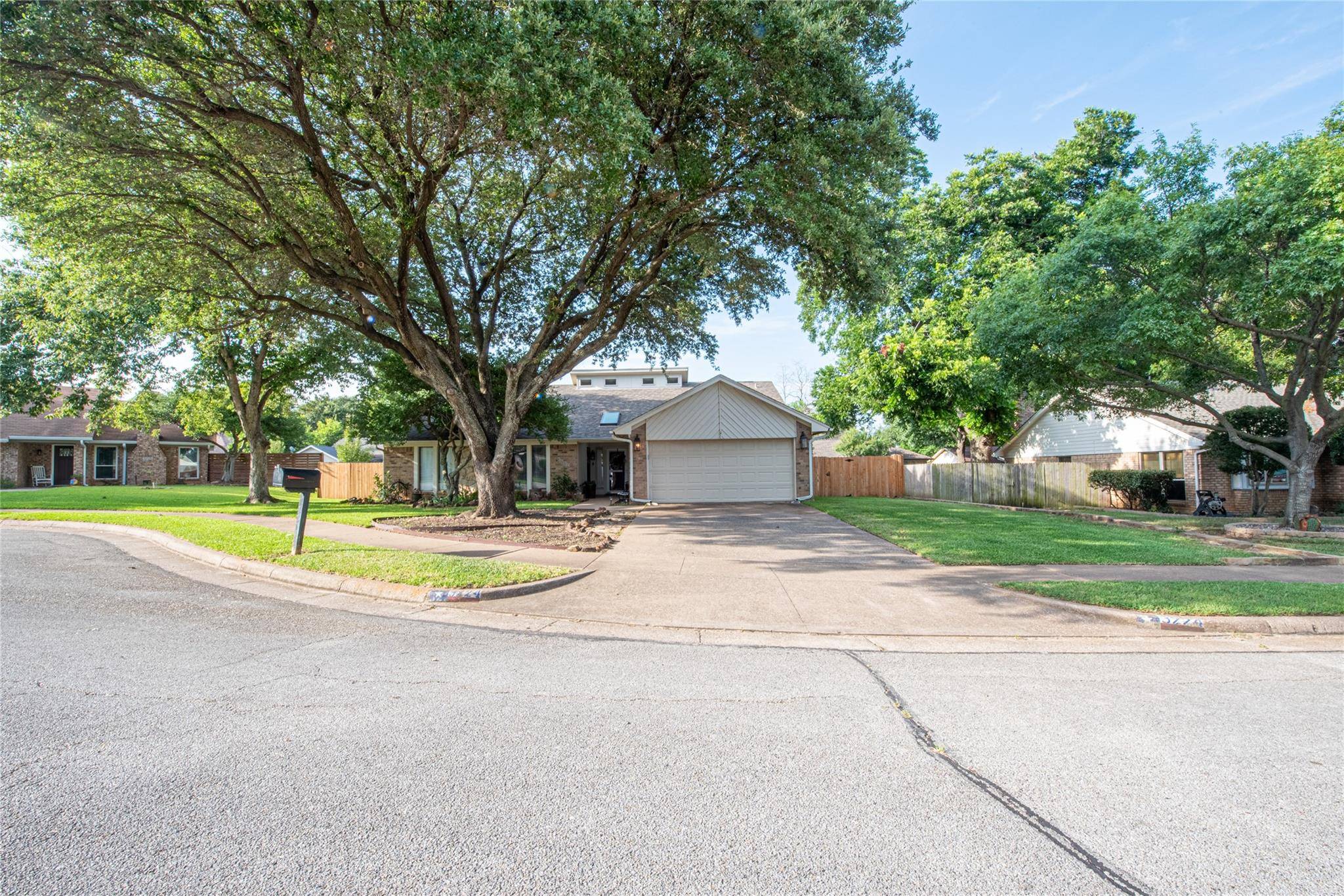 Bedford, TX 76021,3224 Royal Court