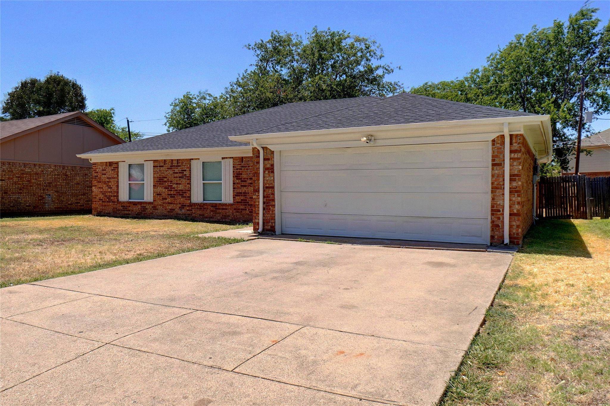 Arlington, TX 76018,6414 Plainview Drive