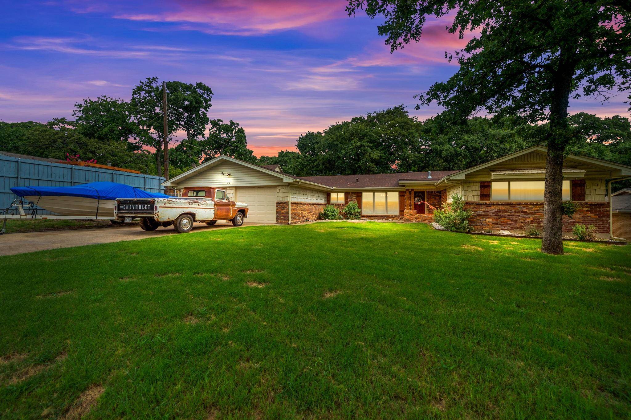 Hurst, TX 76053,632 Forest Lane