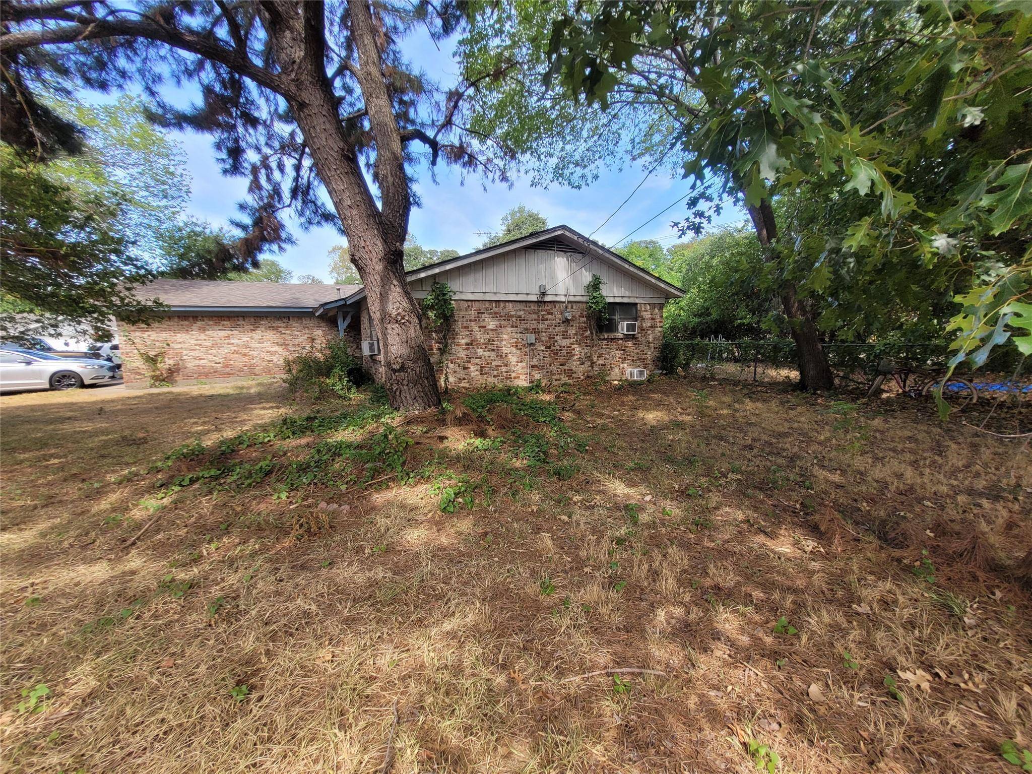 Hurst, TX 76053,1168 Valley View Drive