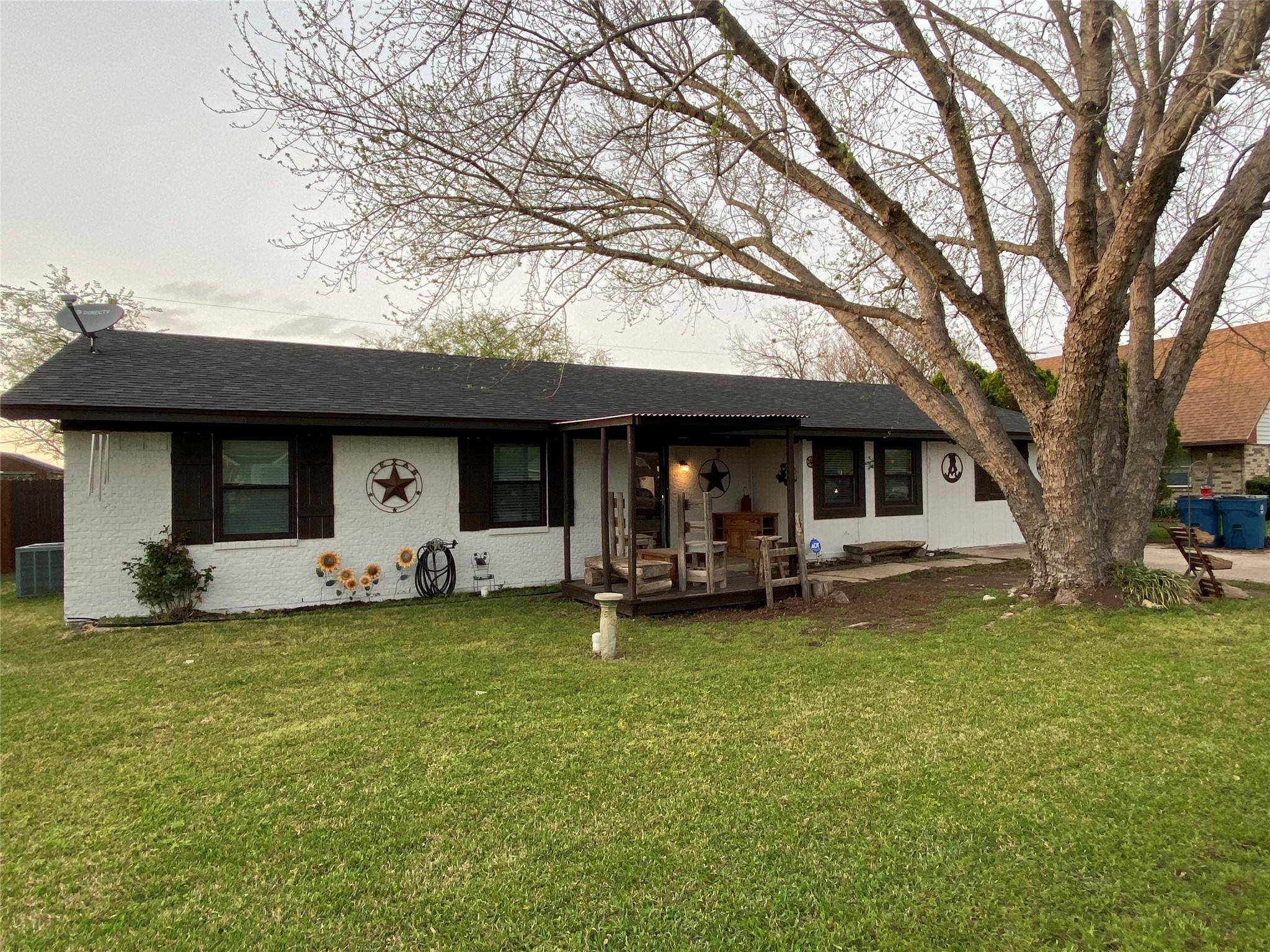 Valley View, TX 76272,303 Spring Creek