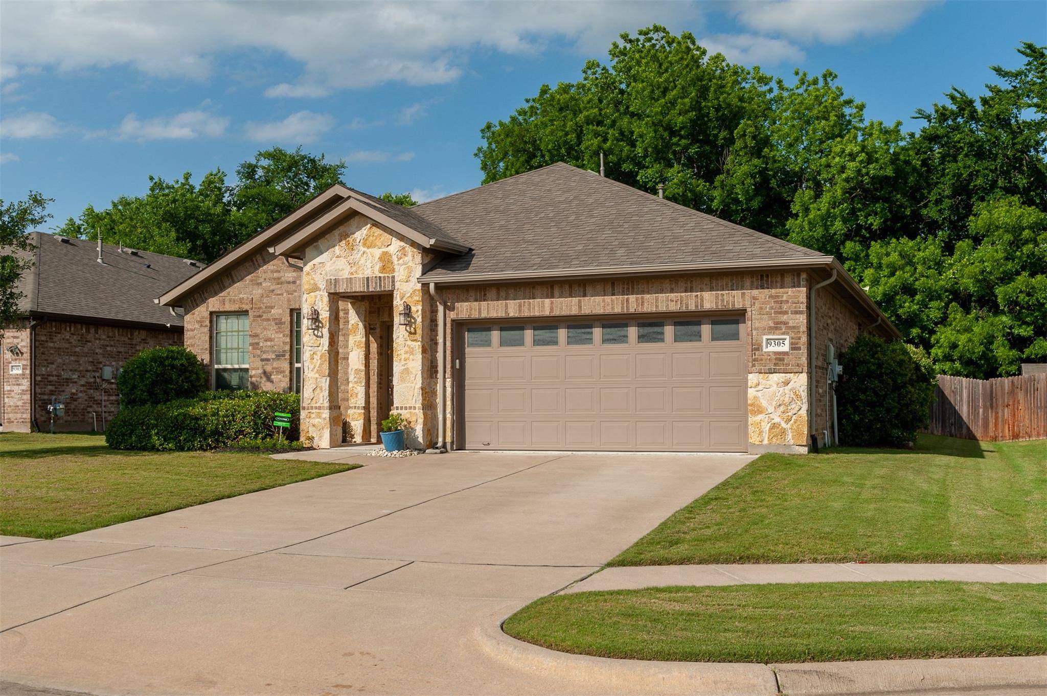 Arlington, TX 76002,9305 CORBIN Court