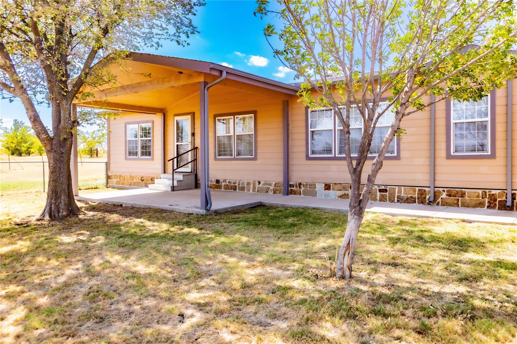 Alvarado, TX 76009,8717 Kelly Lane