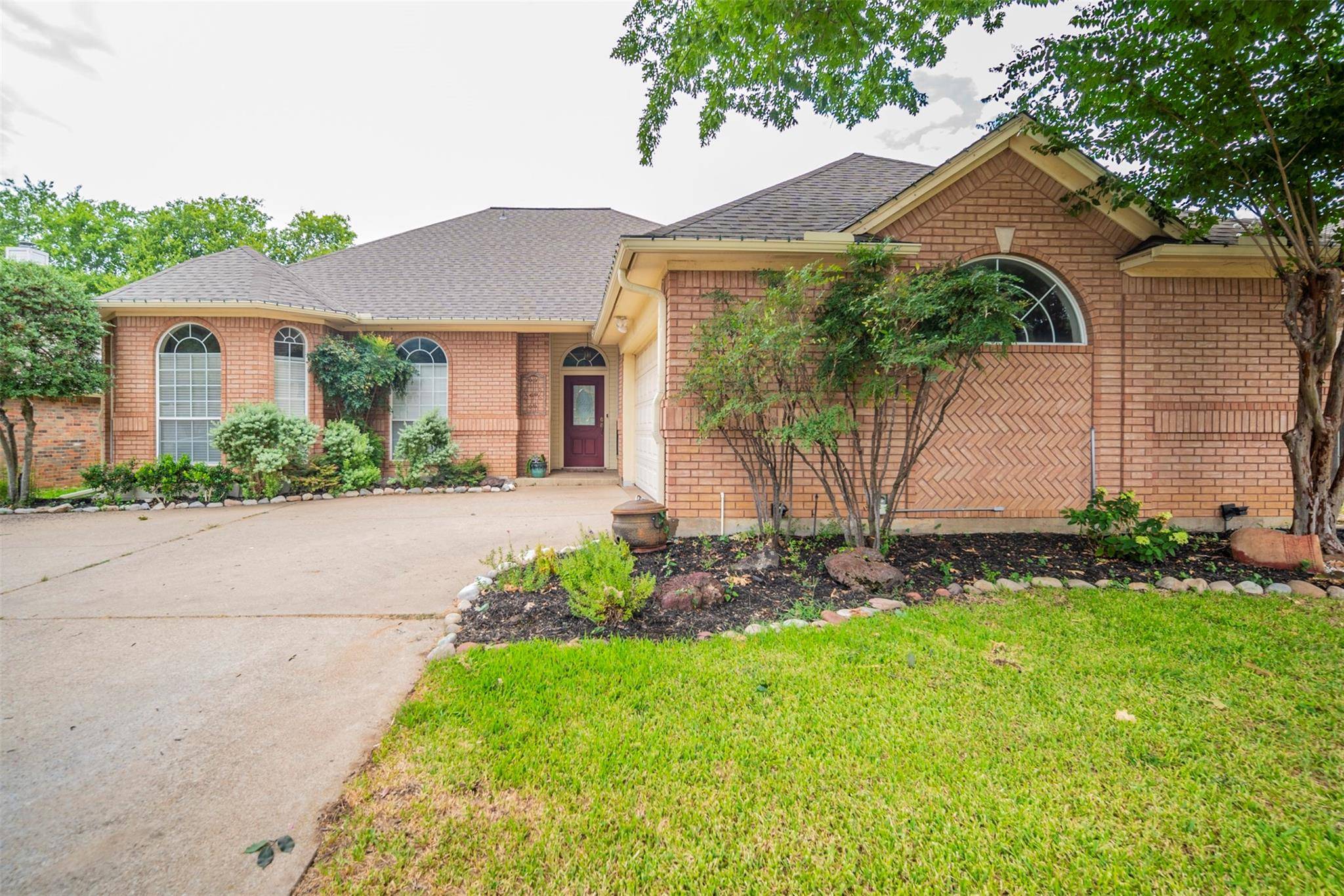 Mansfield, TX 76063,913 Shannon Creek Drive