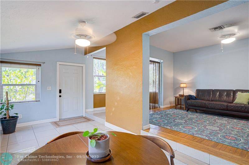 Hollywood, FL 33020,1832 Coolidge St