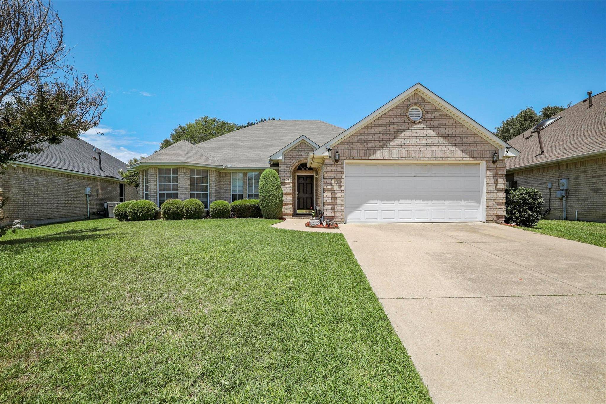 Haltom City, TX 76137,5909 Echo Bluff Drive