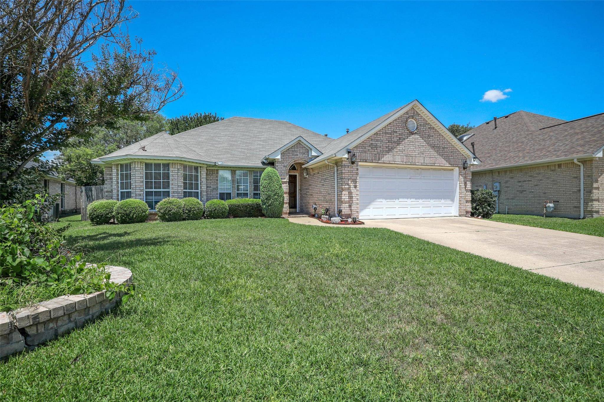 Haltom City, TX 76137,5909 Echo Bluff Drive