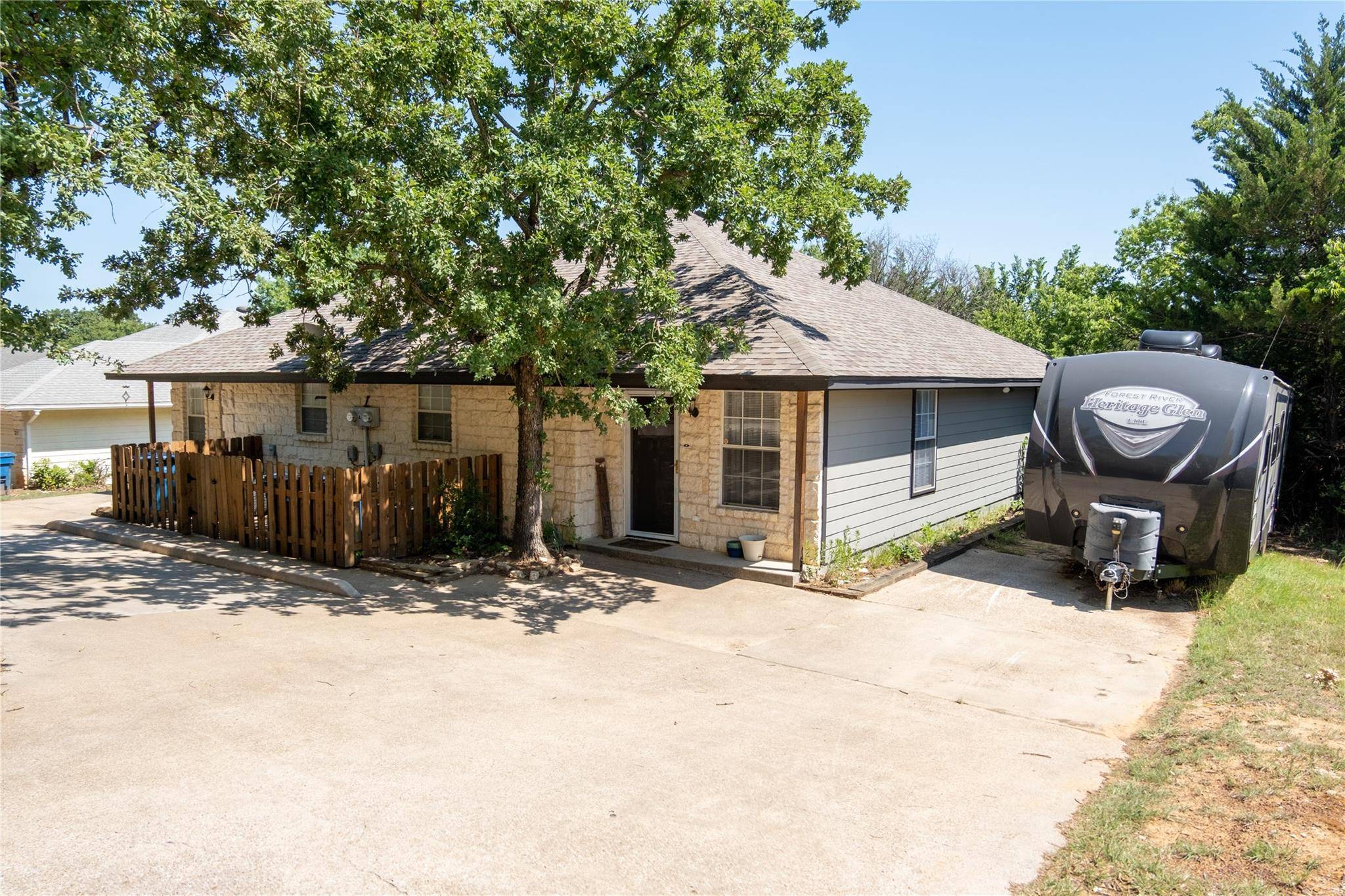 Keene, TX 76059,309 E Oakdale Street