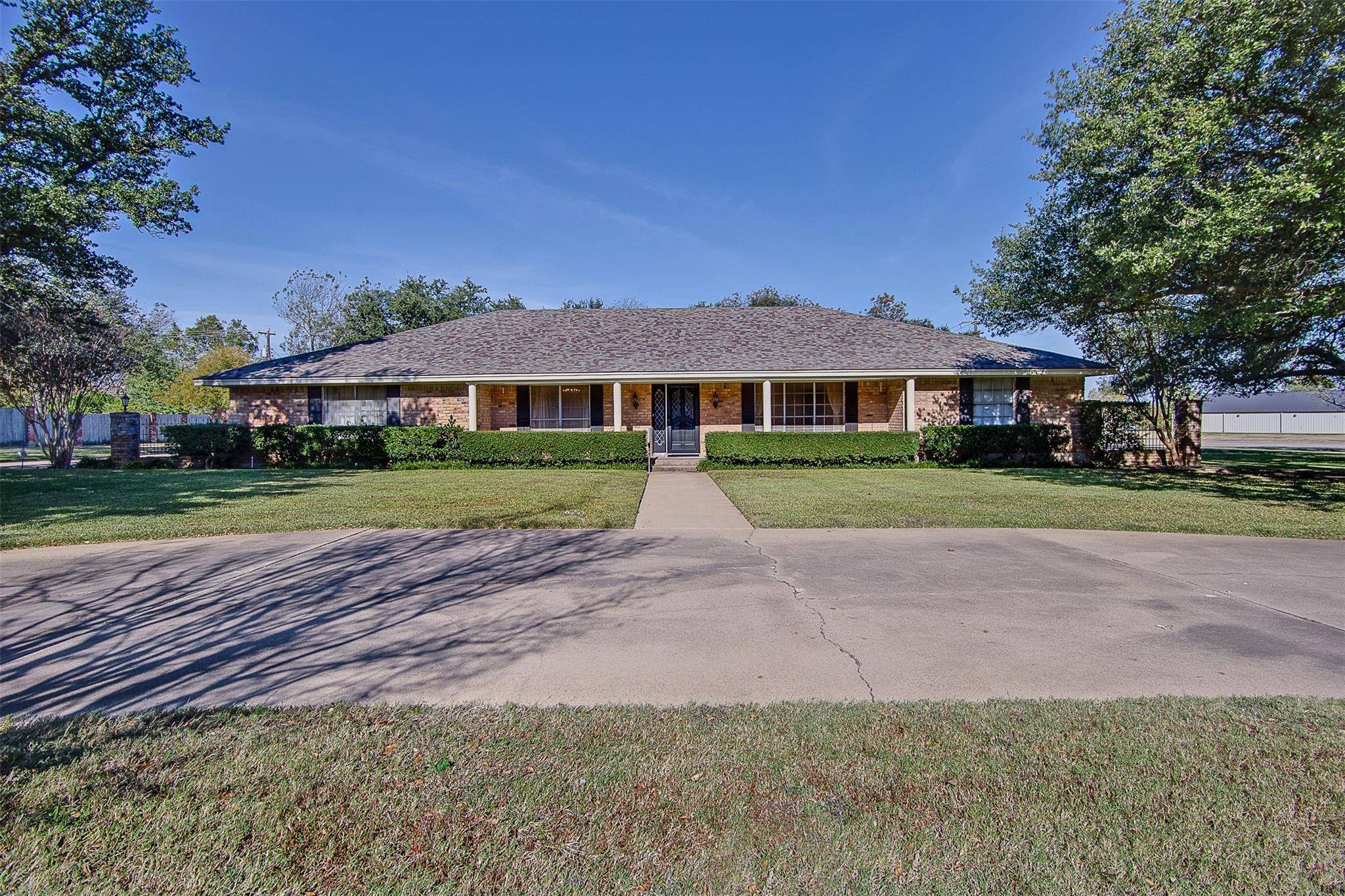 Cleburne, TX 76033,1116 W Westhill Drive