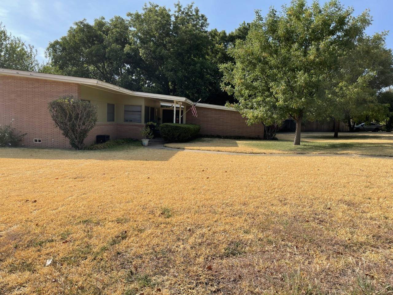 Sherman, TX 75092,1403 Robin Drive