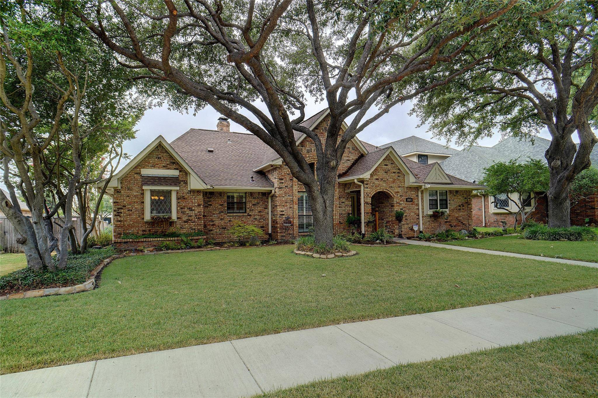 Carrollton, TX 75007,2823 Cambridgeshire Drive